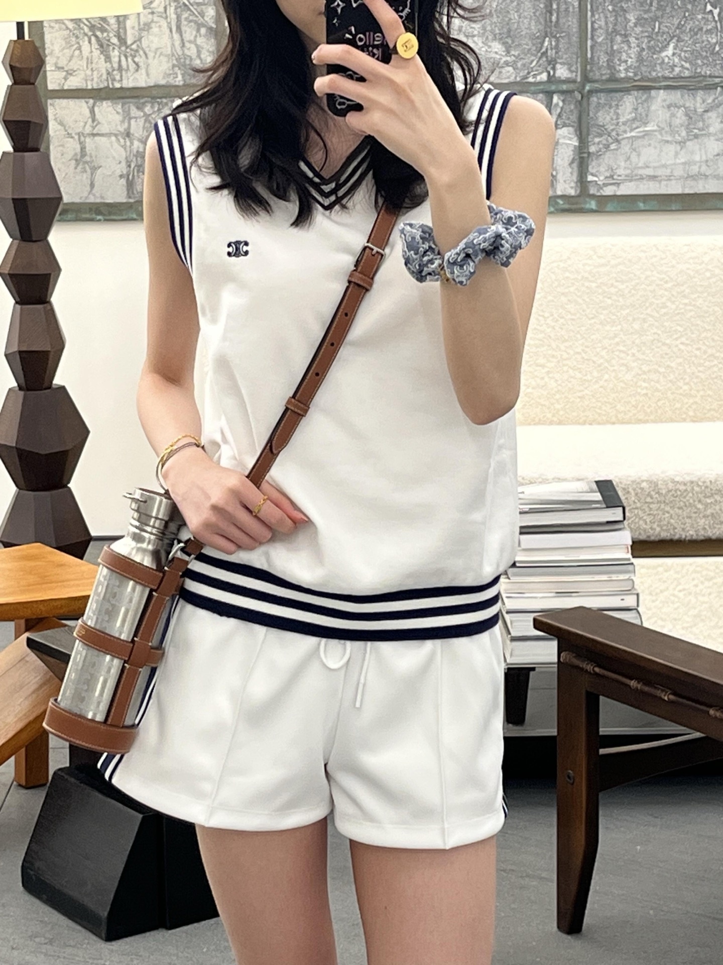 4b4cabeab3b8d4a70d14984ded1b1d76.jpg