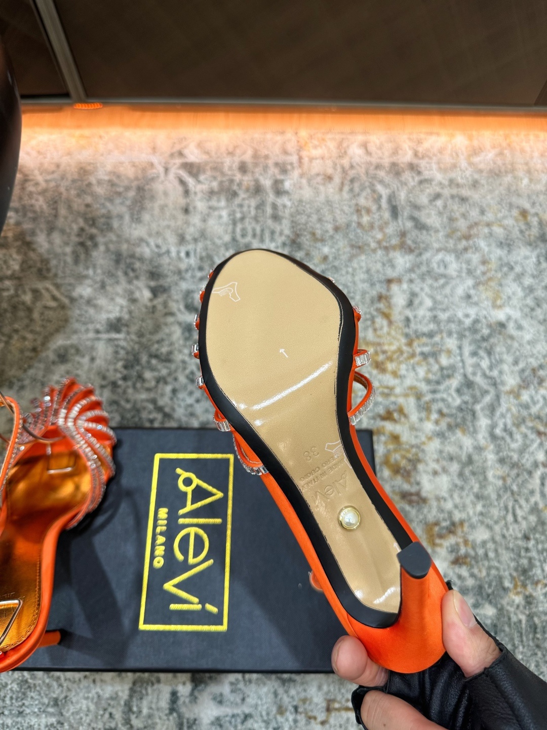 bfab225bab4975fcda9ab837c6fc9443.jpg