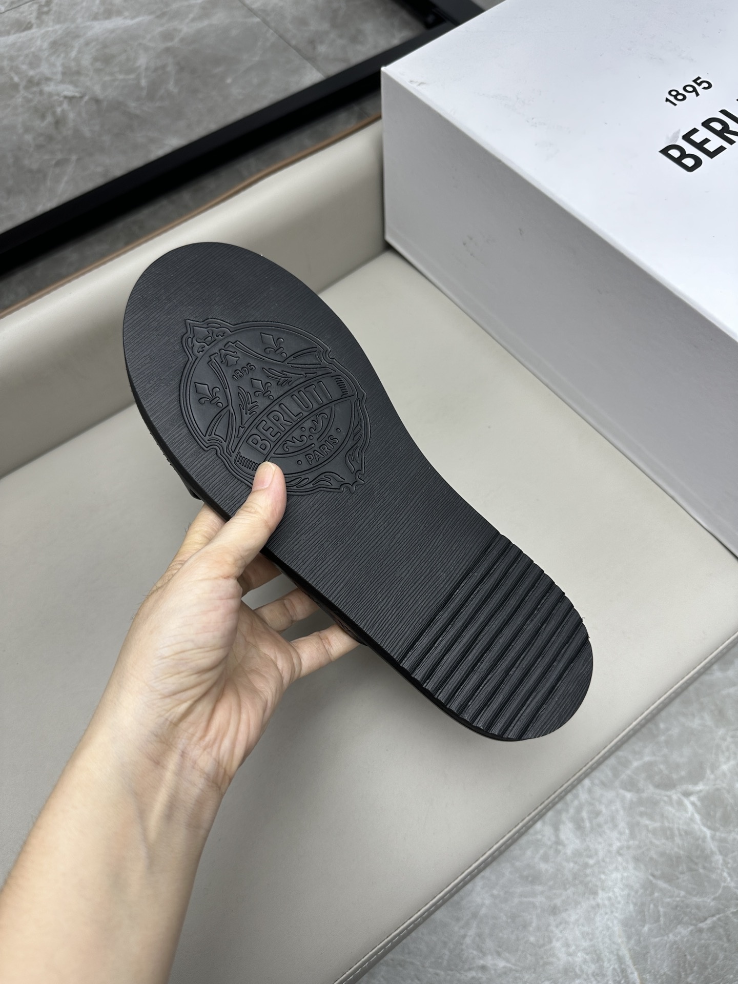 bb68b103ba39e025a4e1d981a3a3b82e.jpg