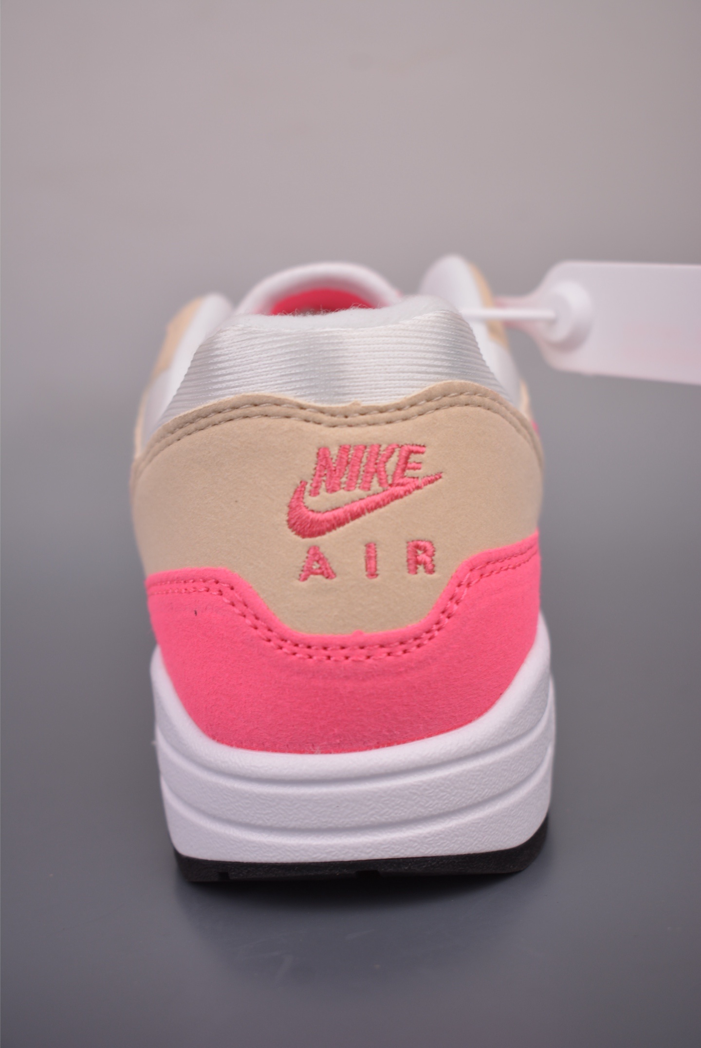 a68815f94a2a2b9cabf87217af6df426.jpg