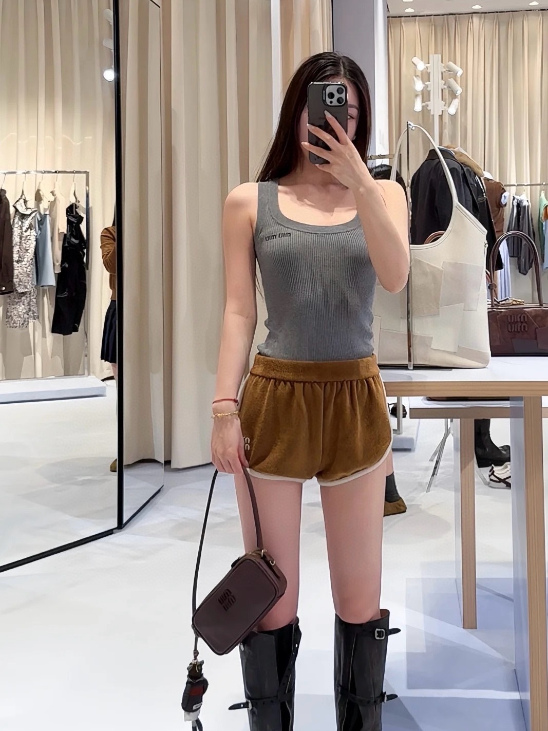 6b913dfdbc2527291a675cb9d5e689b0.jpg