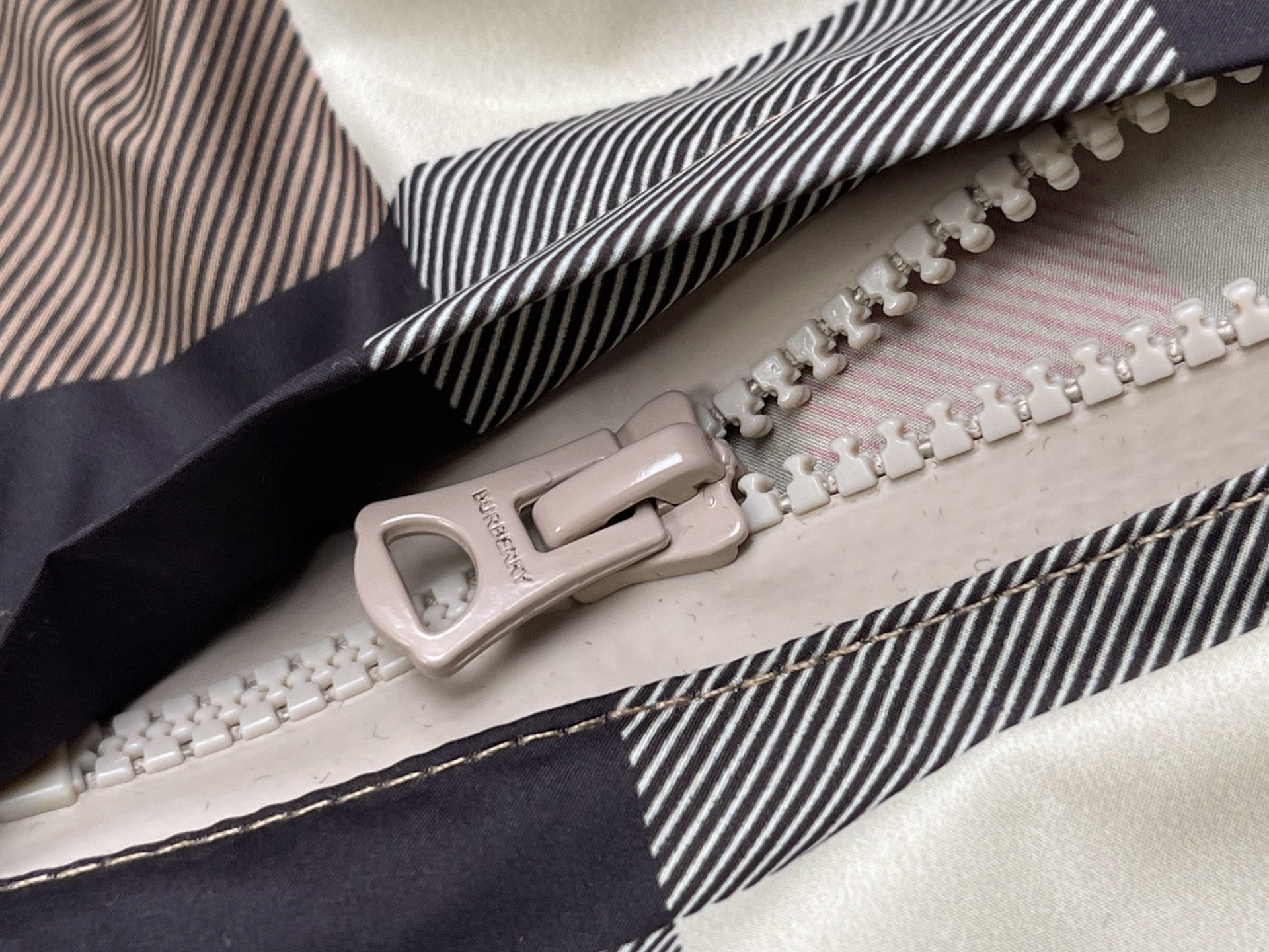 a9af40cdf93cc6f43ee2d755d3304ee9.jpg
