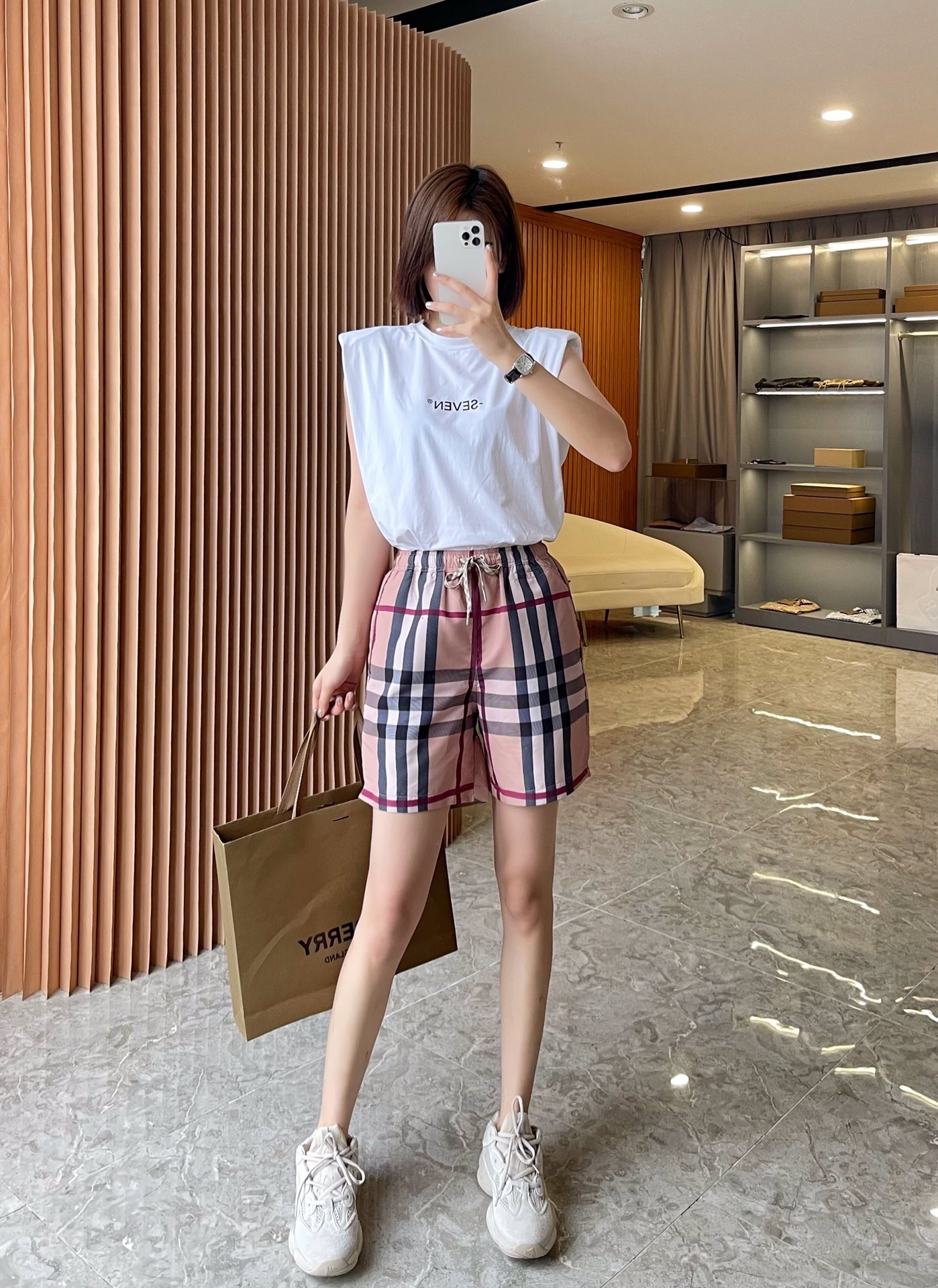 d6b734a14e988de093ca2799b7a8b7f4.jpg