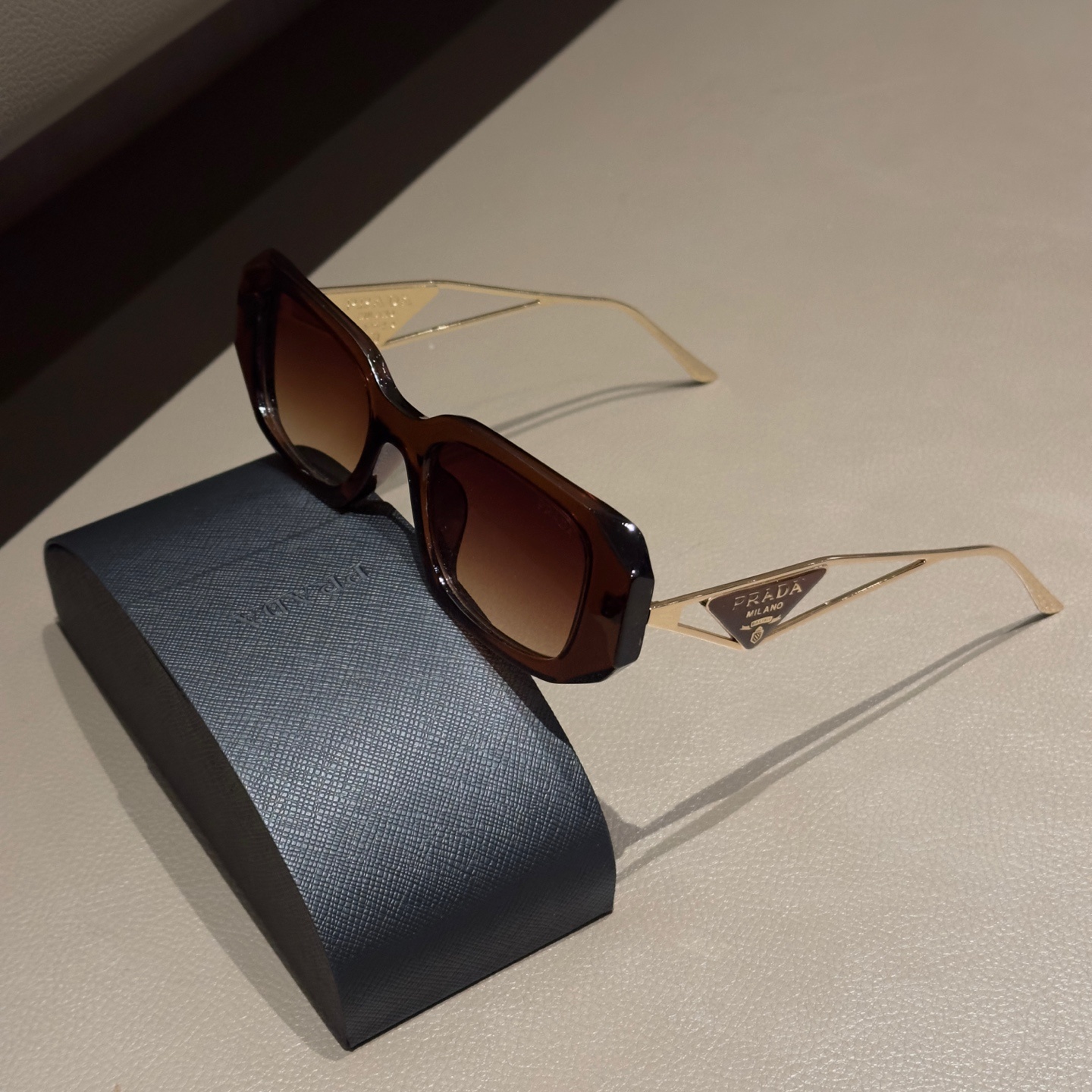 39d9d21605690c60f81bf39e35eabb83.jpg