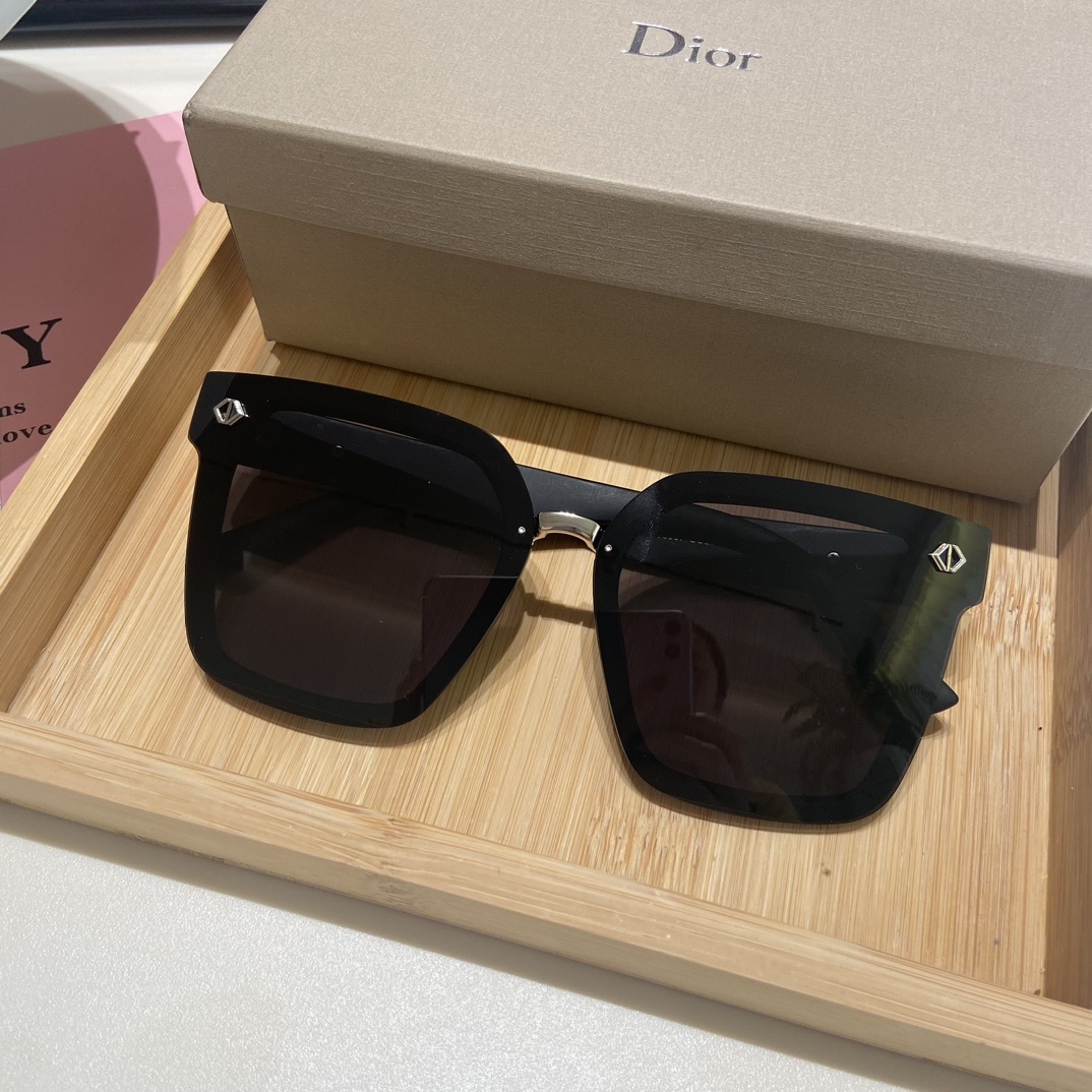 d504abf1fd28f81b813ebc1a48ec6027.jpg