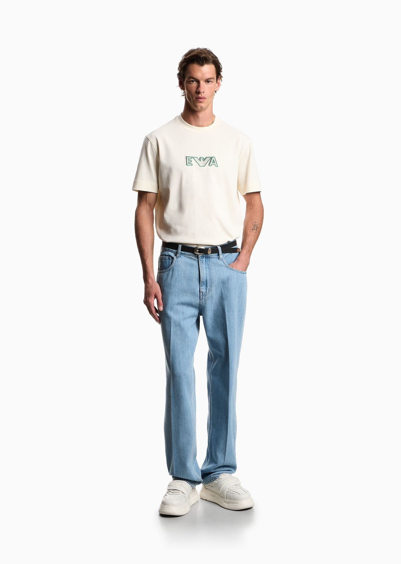 2e3c443389c58038359045d4c636cbf6.jpg