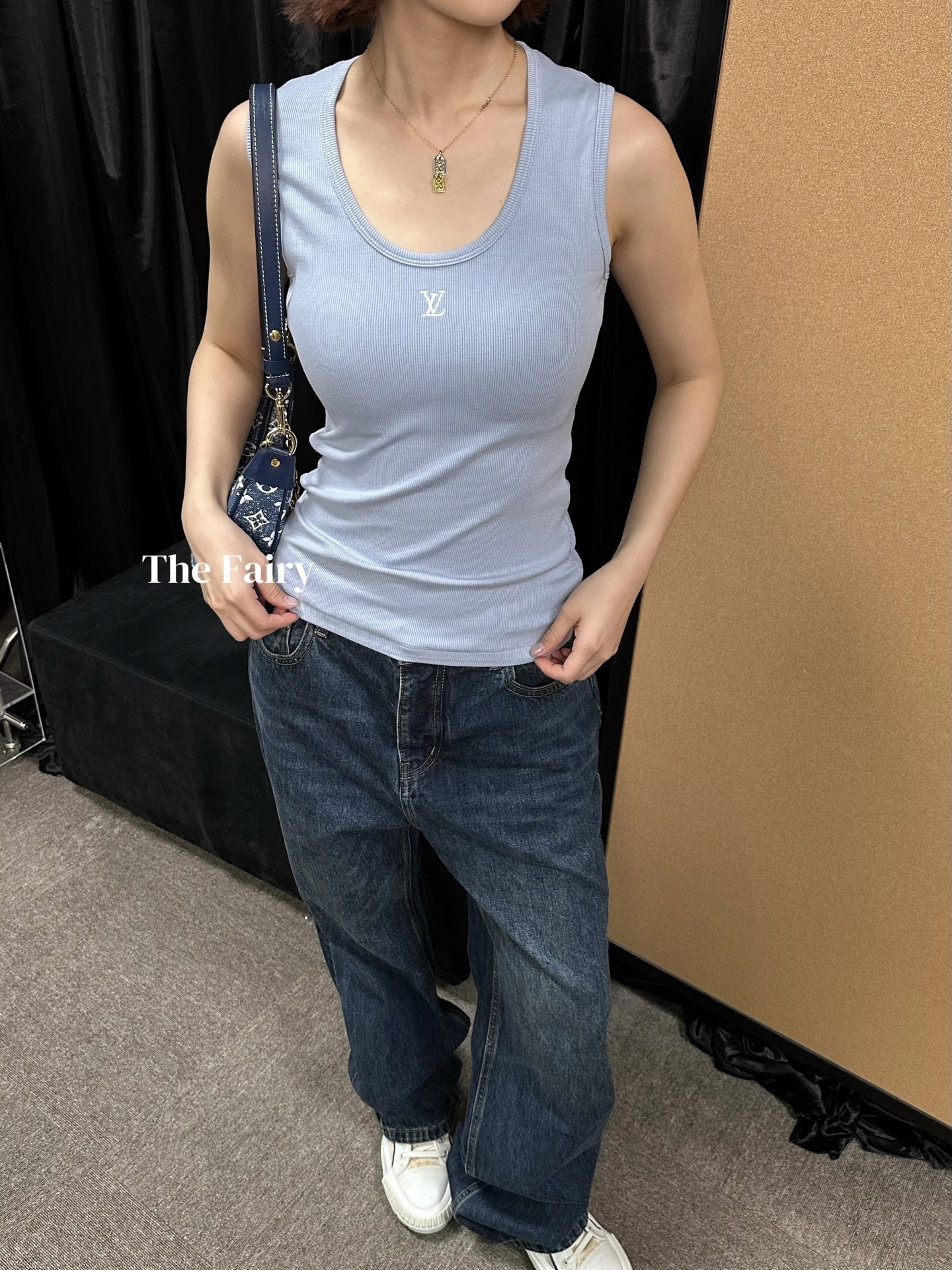 9bb9c8b380f98b6b270653e50a649be4.jpg
