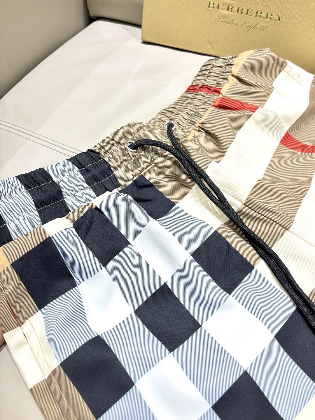 27680e58c7215aed602b0c9238e91094.jpg
