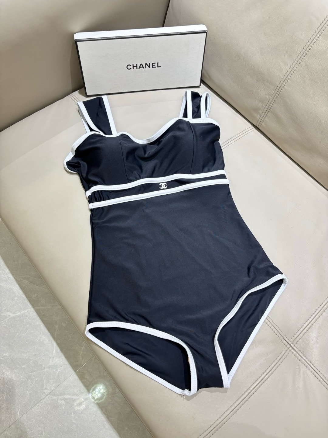 aebea20ef99adf738ee7a382351e3465.jpg