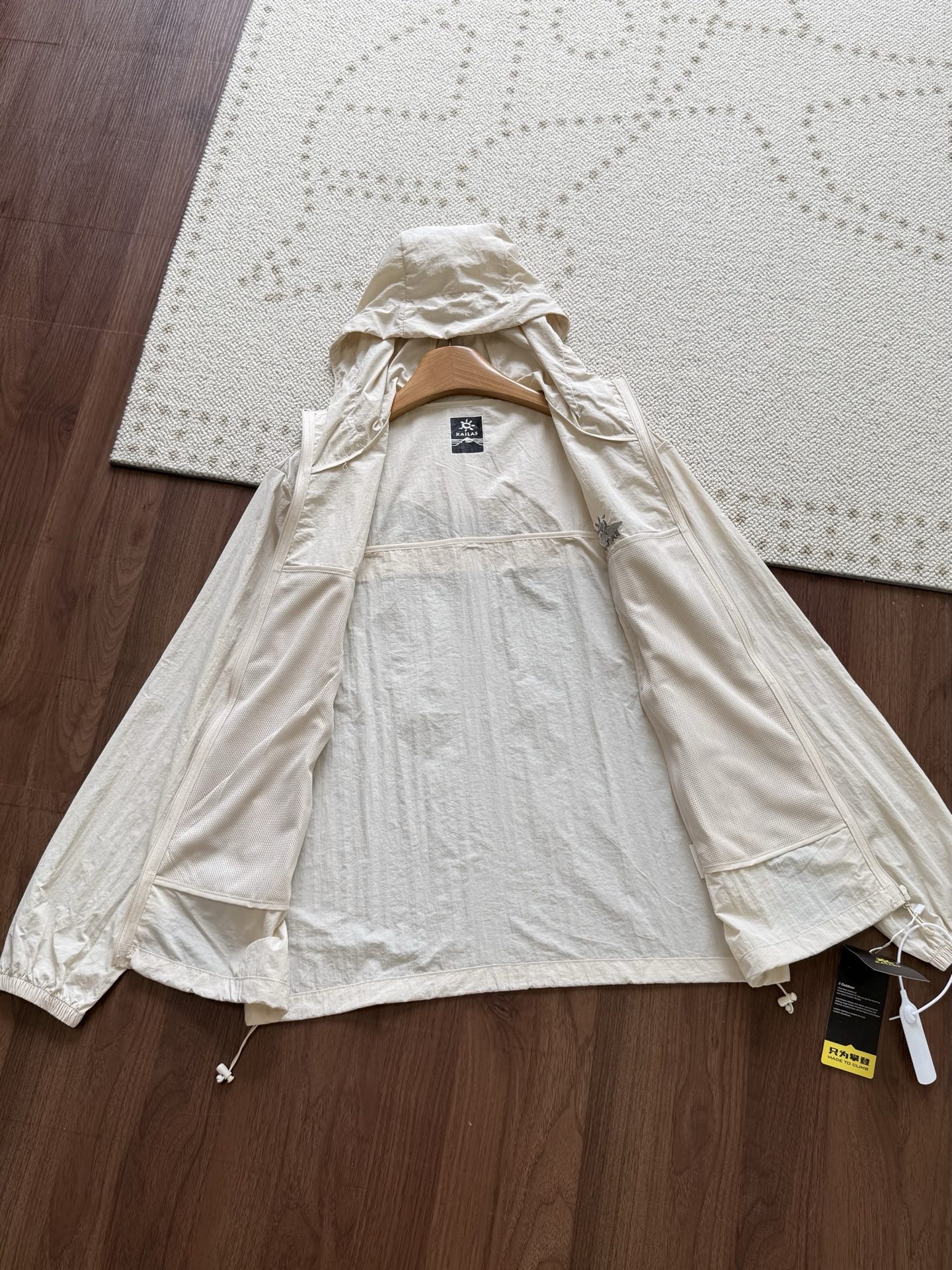 fccf9a941c76bcf5920e18cb932fe51e.jpg