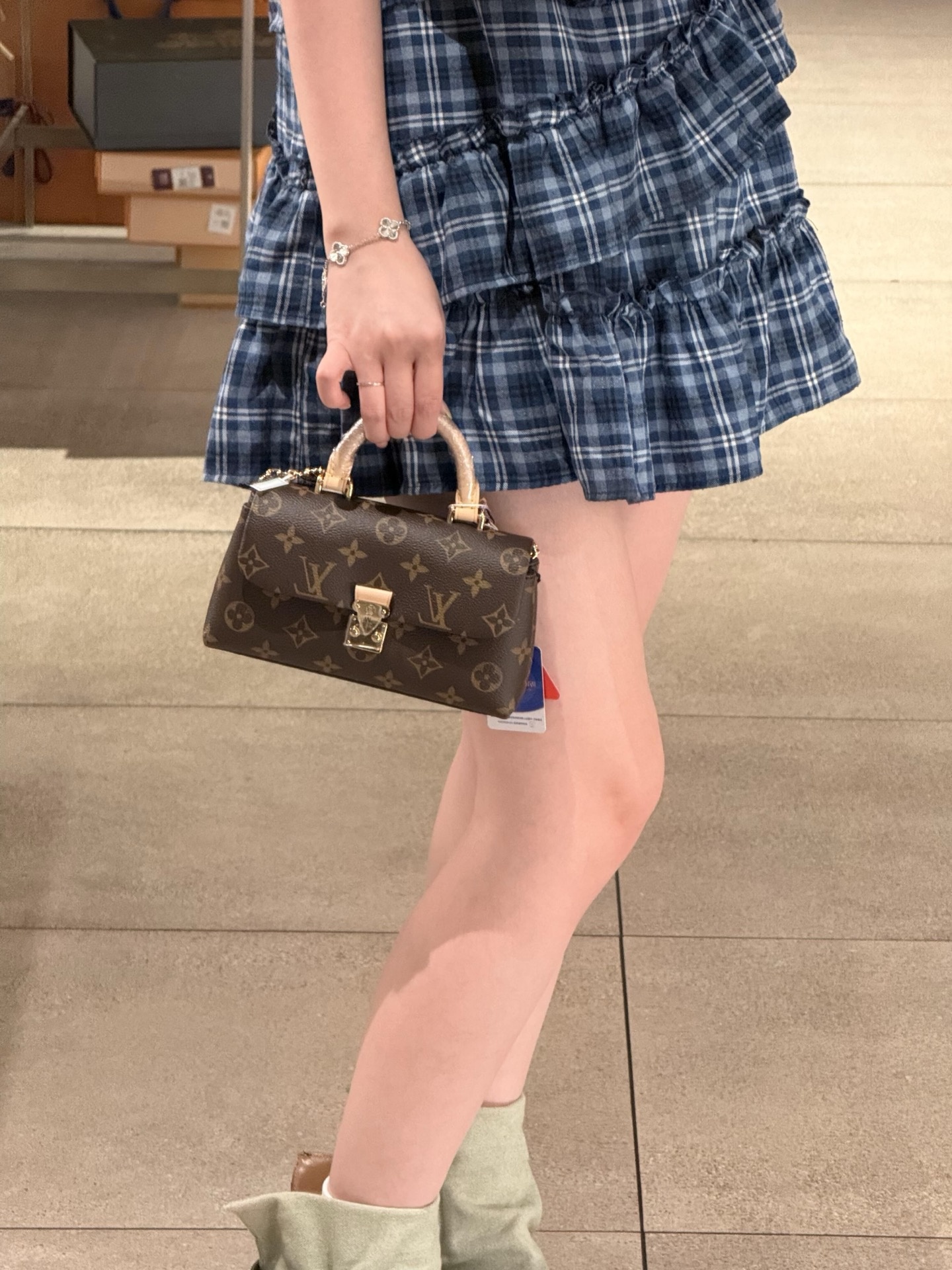 70e4f3ed647d9aa1ac6915e66a8c716a.jpg