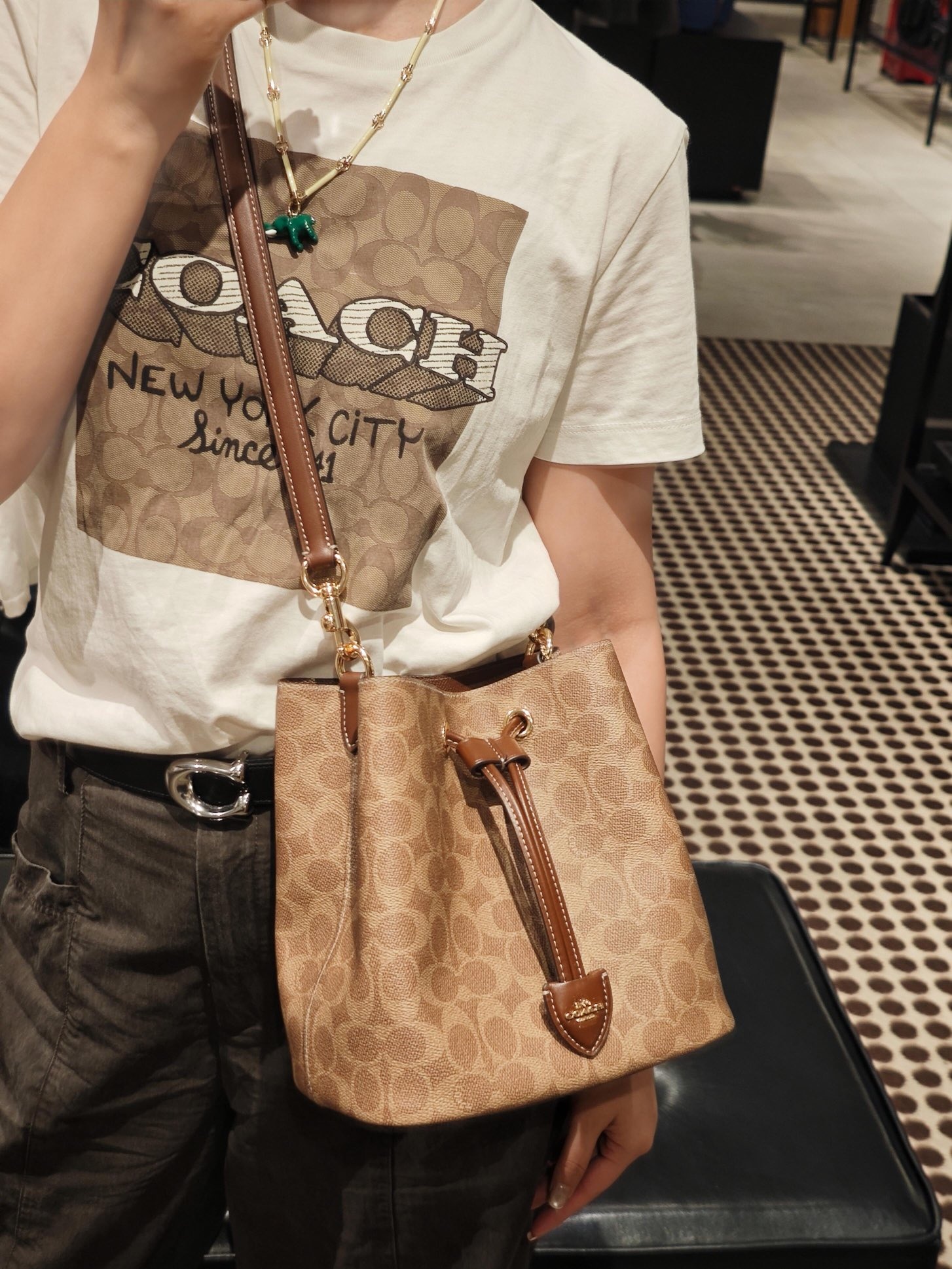 a72d805bda617cb45a2499dfbc9c887f.jpg