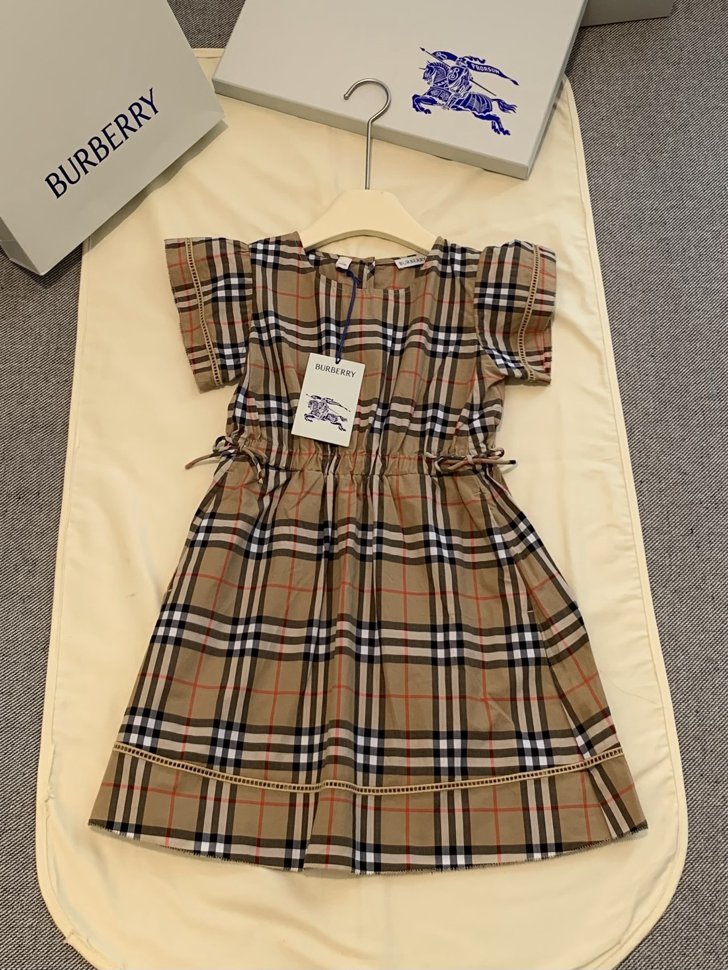 b21f84cbdb31551b12621cfc16eff547.jpg