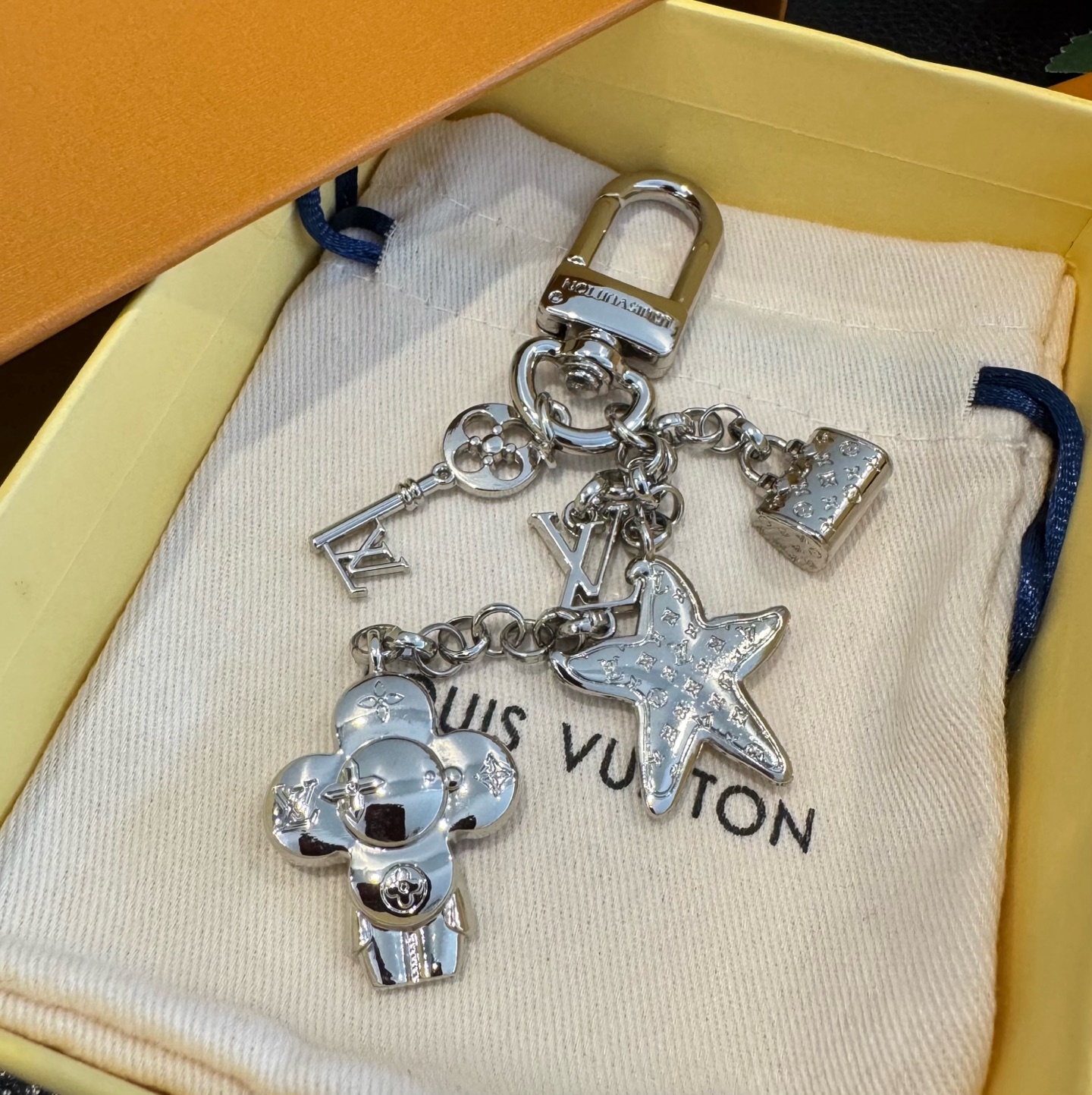 eddc2564bb65a46acd8ff240aeb3c0f3.jpg