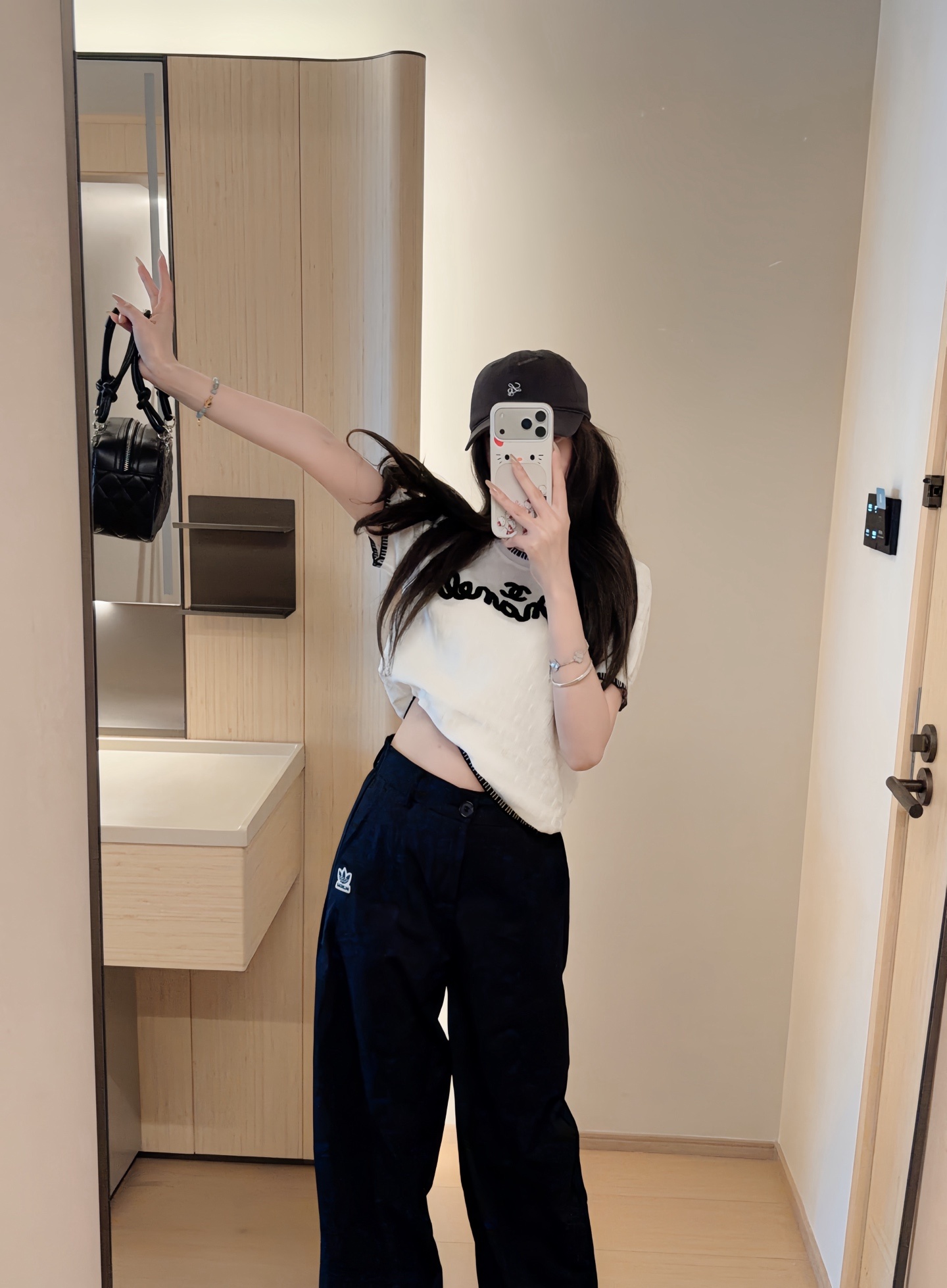 4d13ed9fe8a87677e7a913772367ebd1.jpg