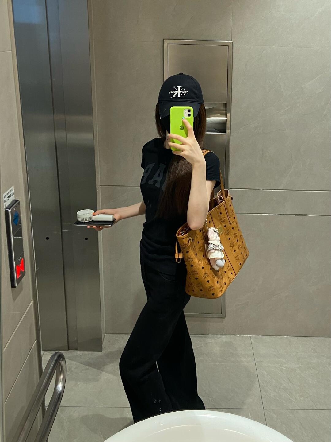 b6ab5373c79a4d1f8fc2bfb96d20a7b0.jpg