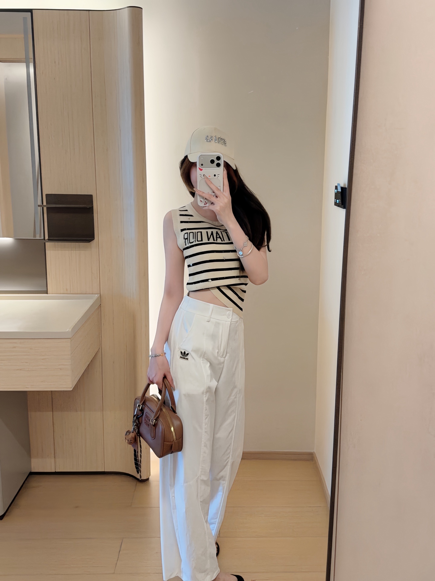 cb5cb25ba5e0133a5fb72d6fac9b3c4b.jpg