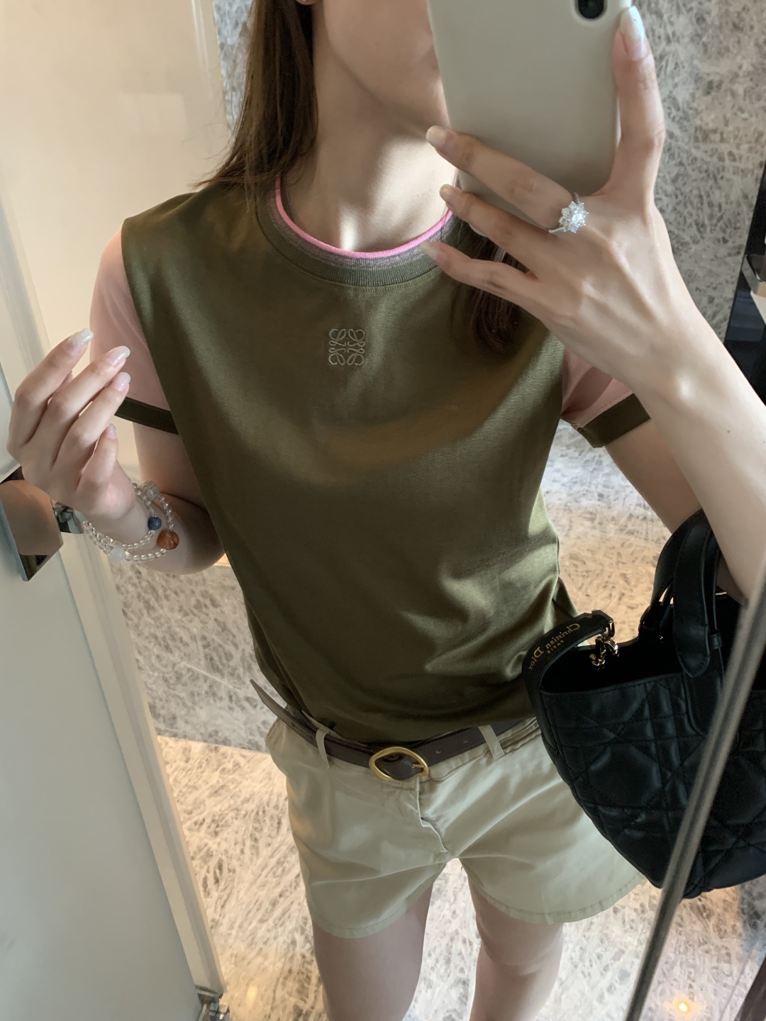 e9b9c6a46aa19cec1d63510a8384ba4e.jpg