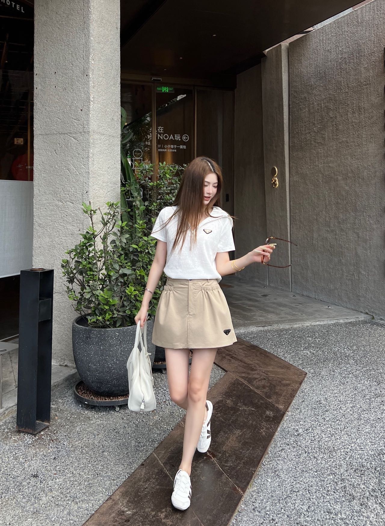 b688913b0b1844ff23ac9597e1aef6e5.jpg