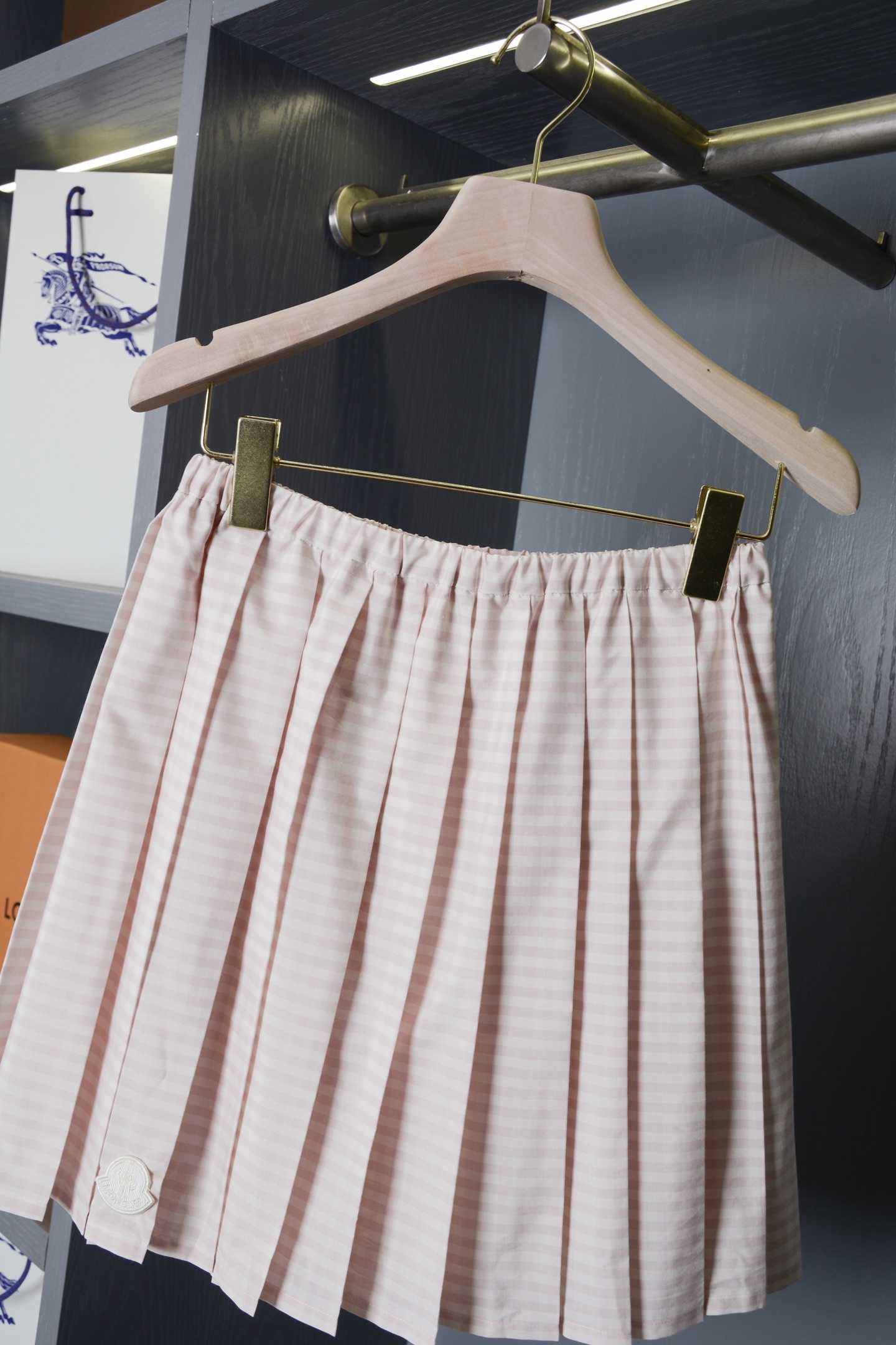 eed544e4c80225339578484fac2a7bd1.jpg