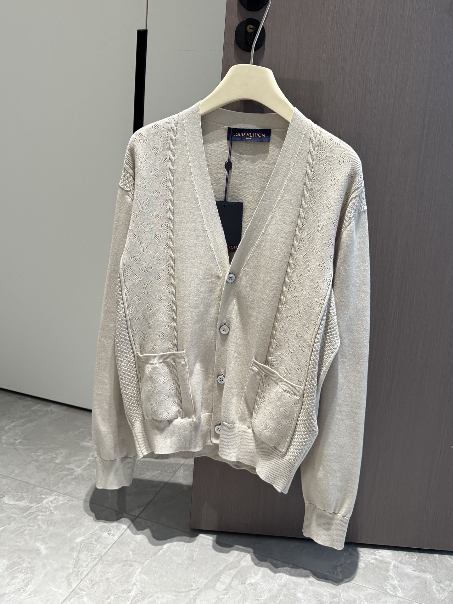 d887110d4ba0c40b24e989093c69f0c9.jpg