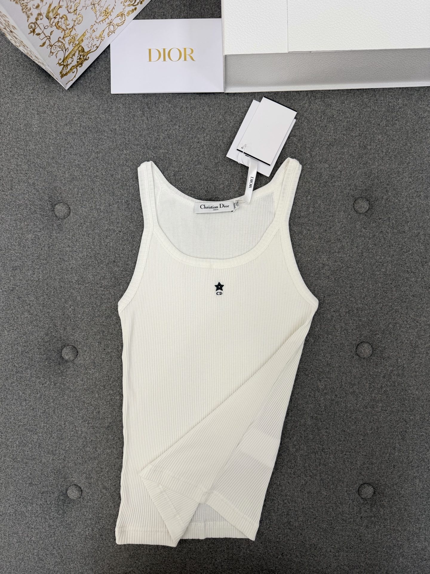 60806cc915f5ce466f0edc73c2d24524.jpg