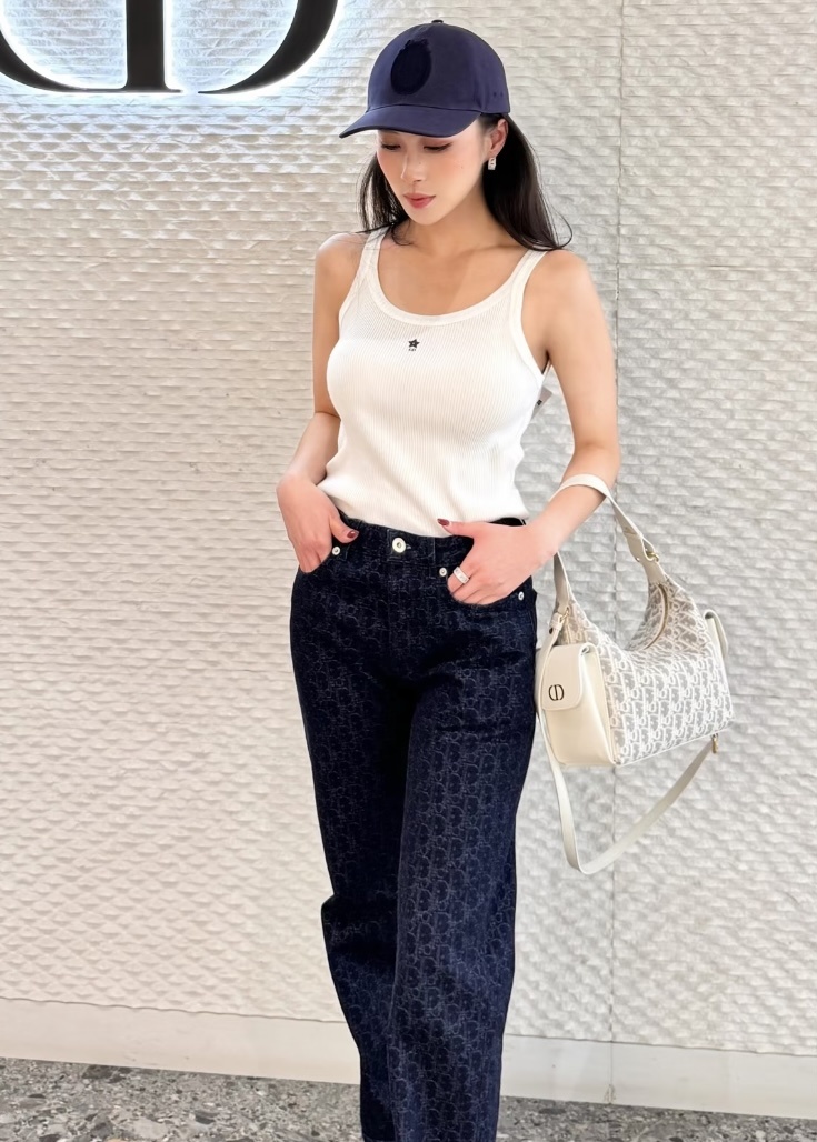 afa342617d466327225a6d4d603df070.jpg