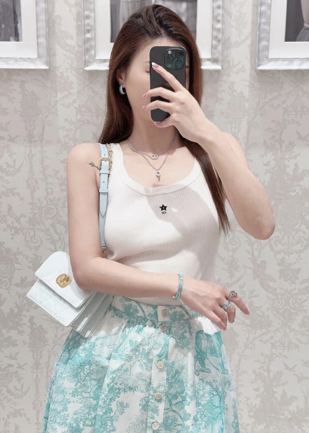 b38f81a8d1b865d97f3364f91ede6fe2.jpg
