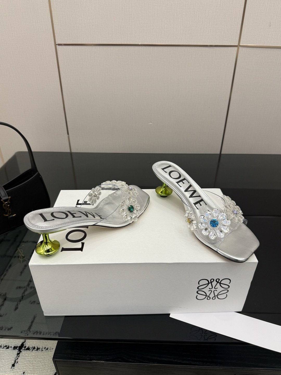 51cffba2f2222229d8053baf0b04b520.jpg