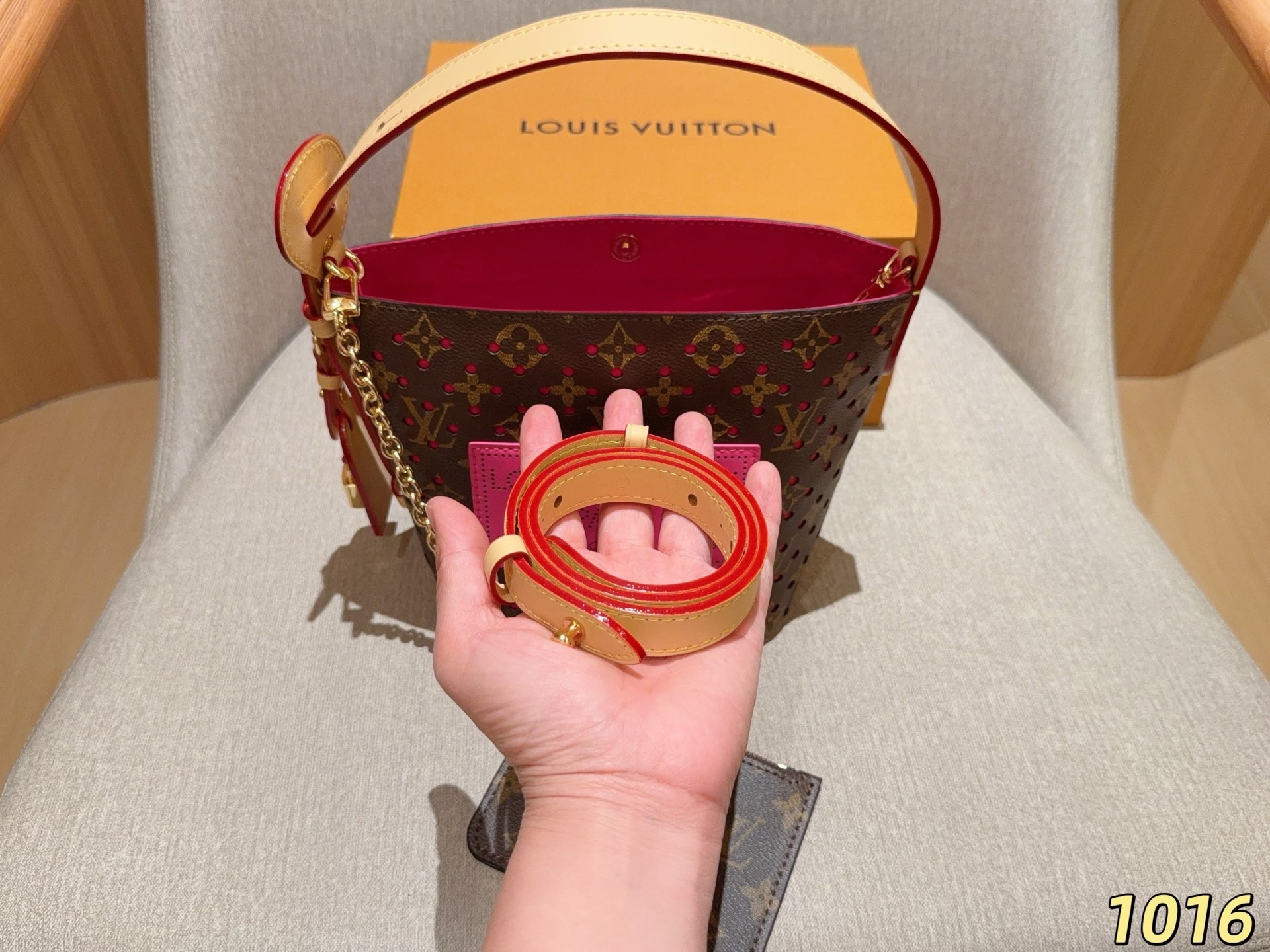 9ca345d35dee841d5ccf3b8aa56b2cc3.jpg