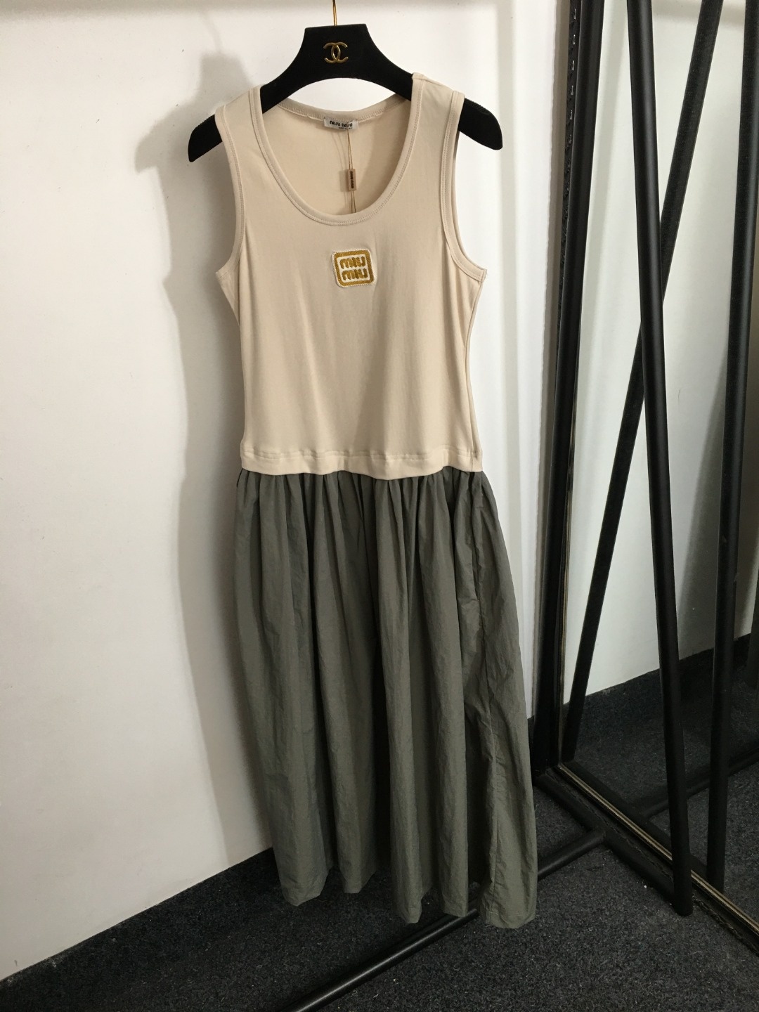 a25f4d2224ecbc60ace6651a90fbcd48.jpg