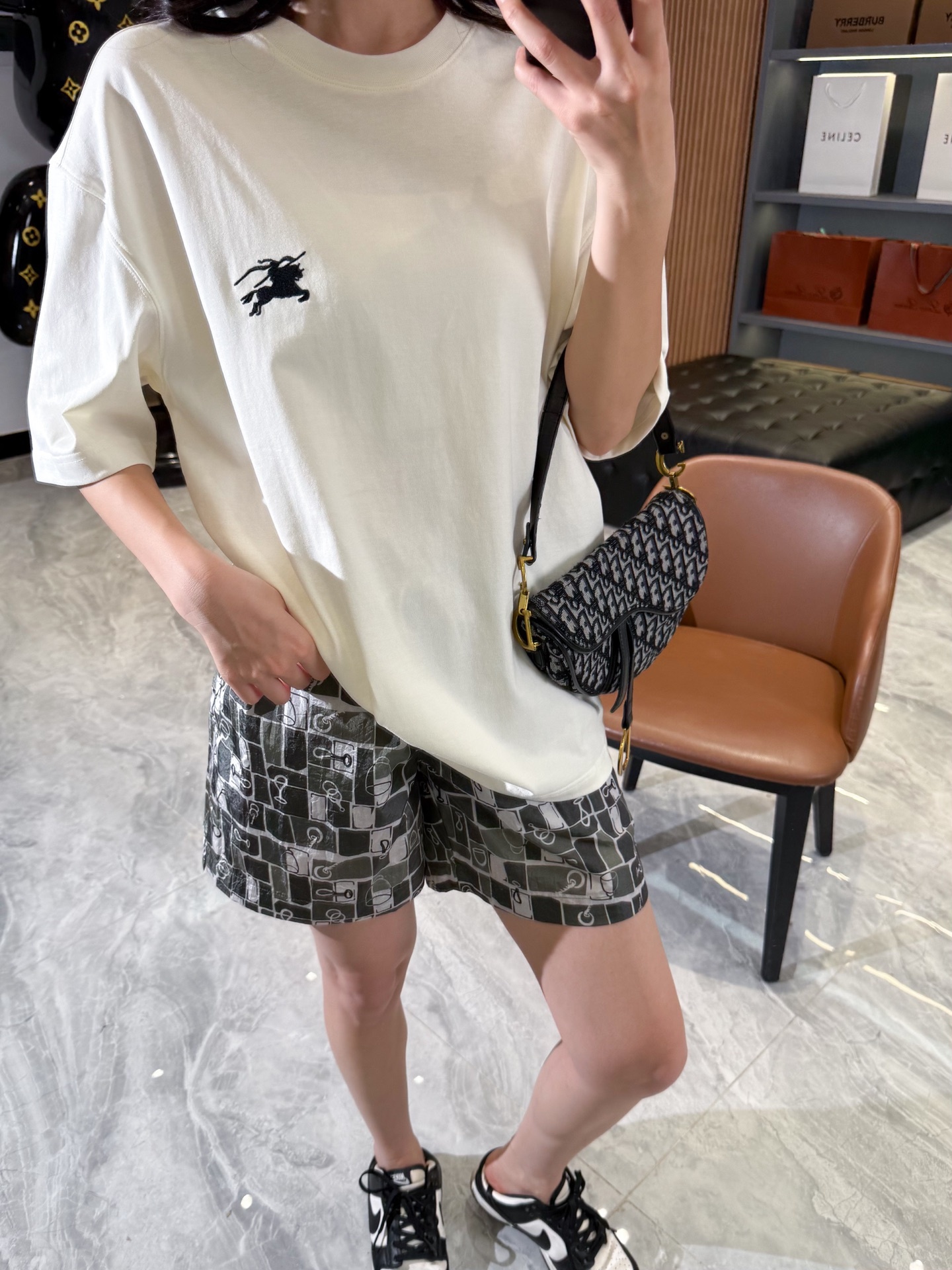 c64b2cf8bc53a4c24b8cdc65bb313013.jpg