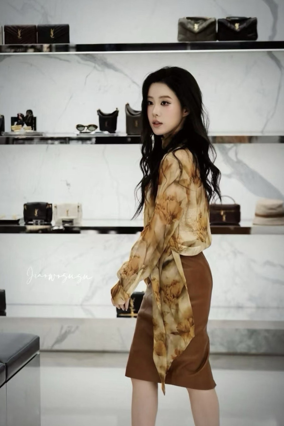 3f8b44b6a357abb91b0fdc5cb207a983.jpg