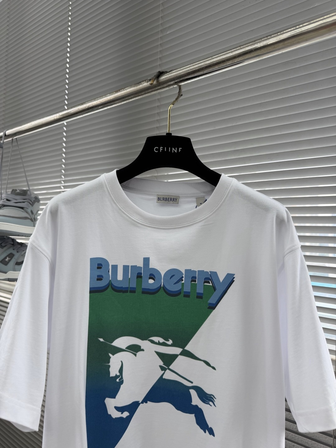 5a2520e73534d166723ff8328be1d406.jpg