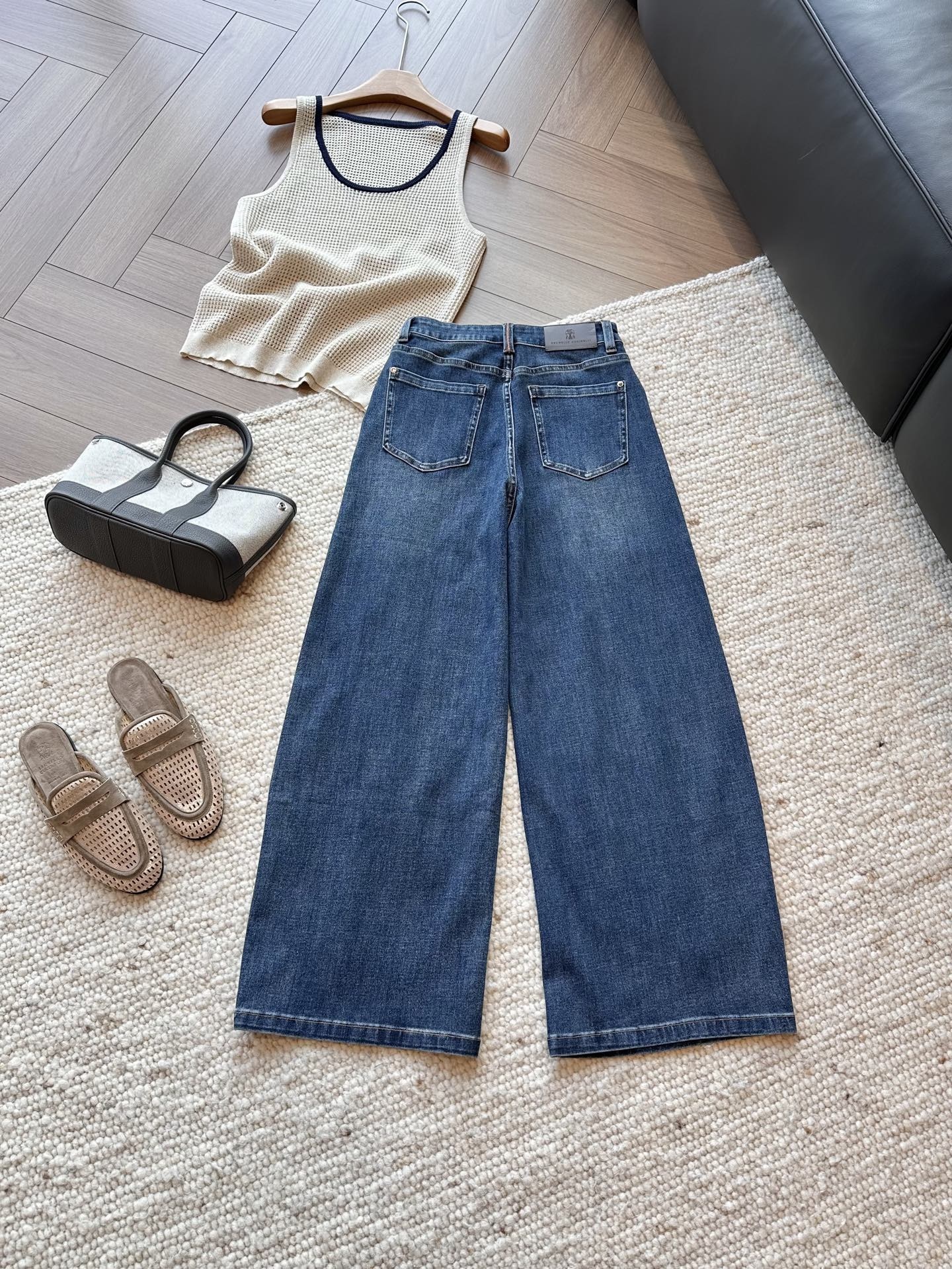 a56ce1c7398b40bcb933cf0dcaded313.jpg