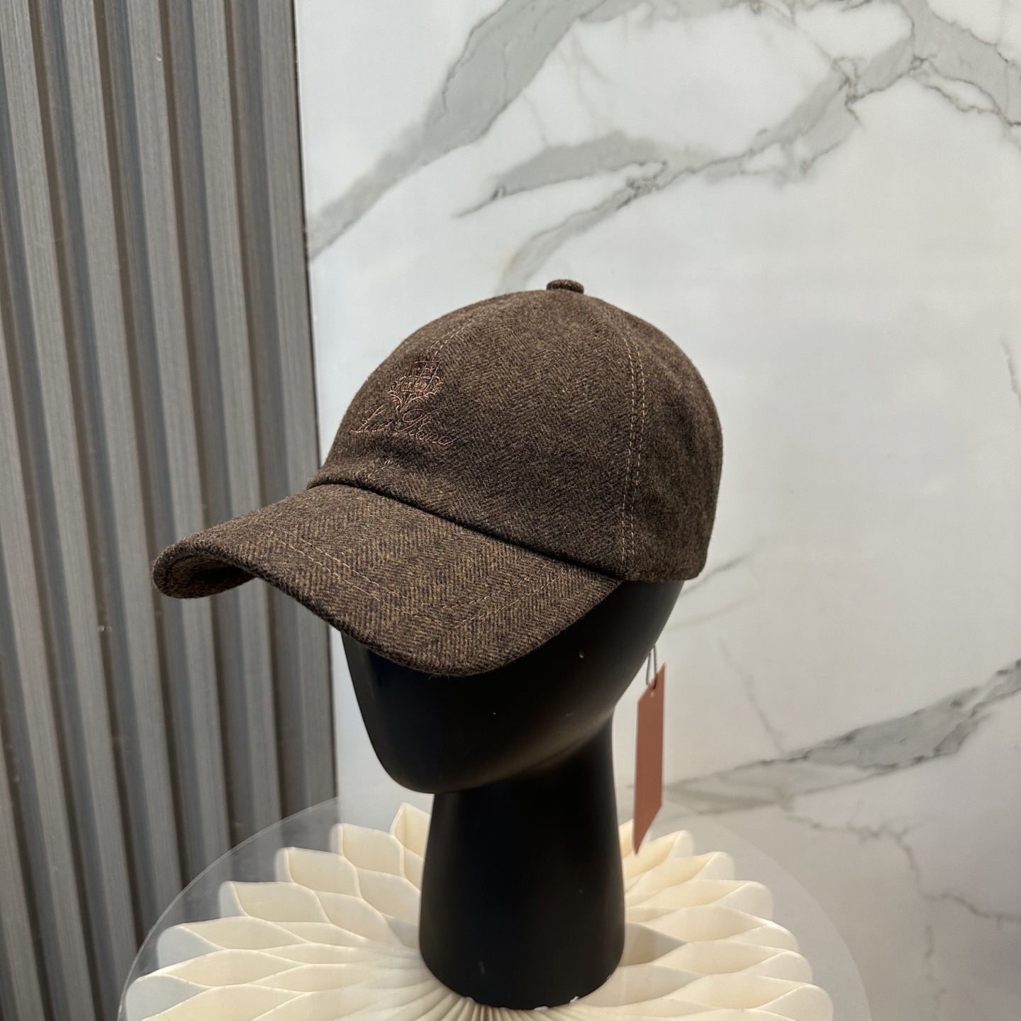 c12c9f3bc3bece8c6e11a96e551636a3.jpg