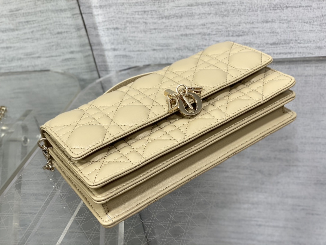 06df3d2354d3e0dca926f512ebc7396f.jpg