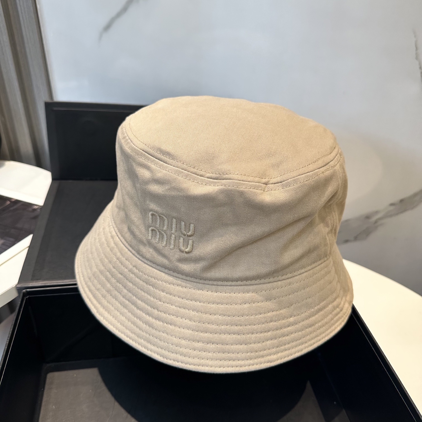 dab70acad19eb57ebeca8487fd17845f.jpg