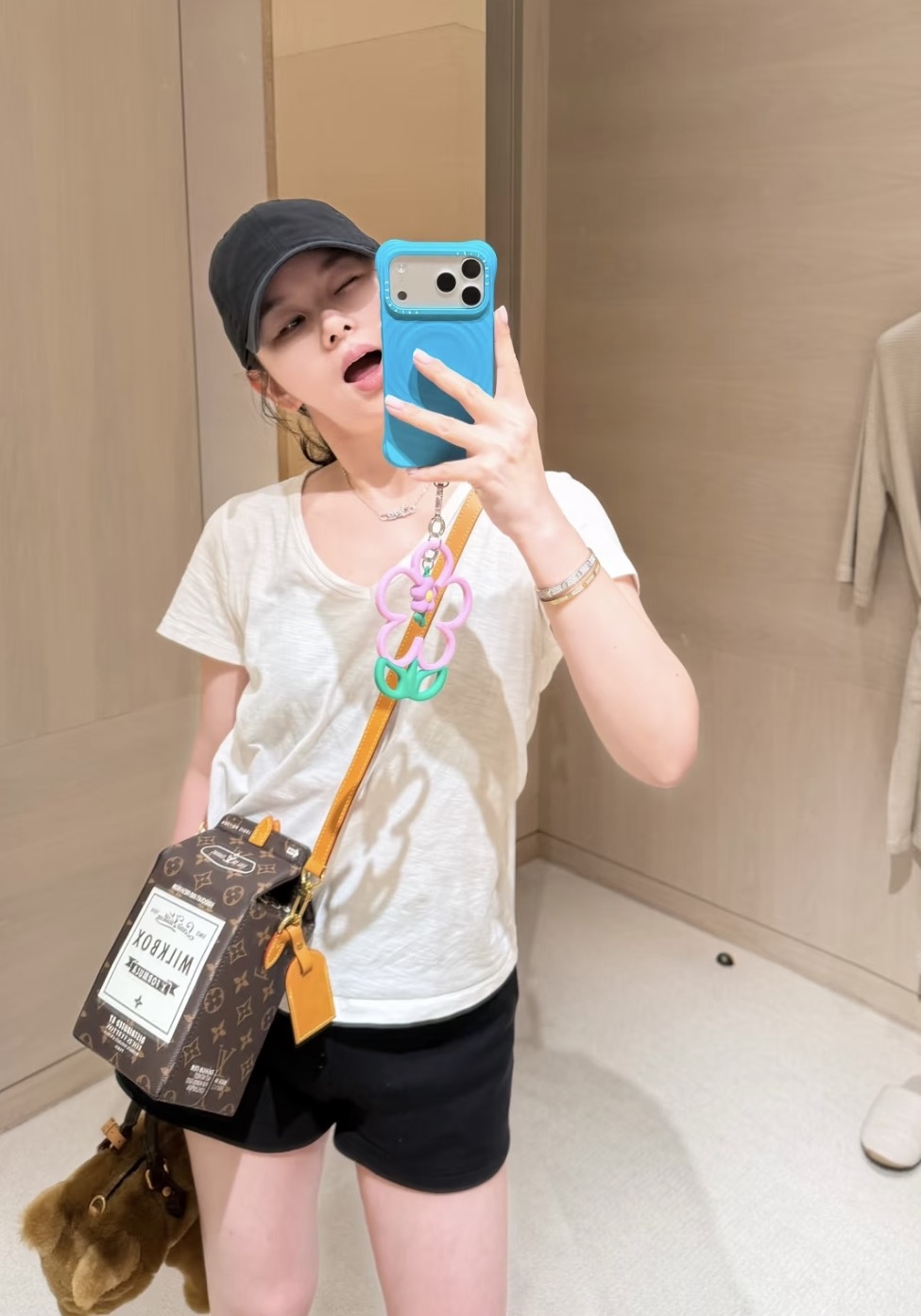 a865269f3c42a86c4540d14a386b8e10.jpg