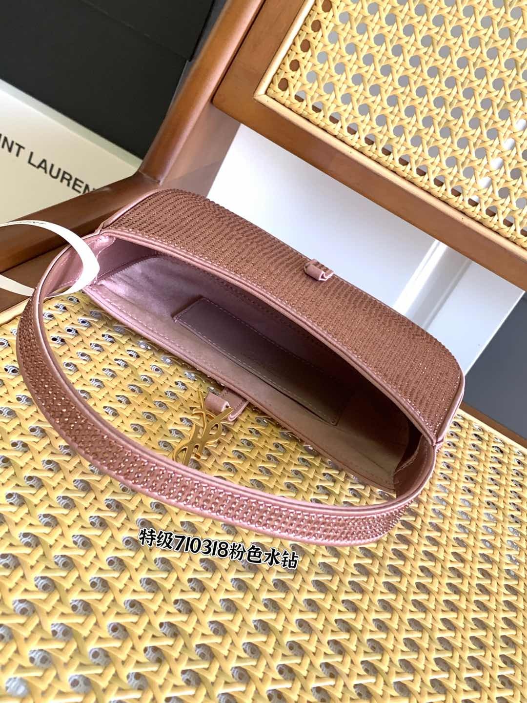 3d428722f78c0acab57322951af9a55f.jpg