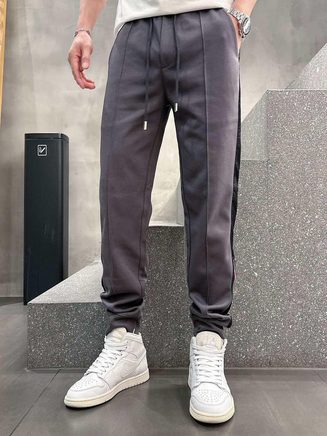 5ebcf3d15d4efff0350df907730a2df6.jpg