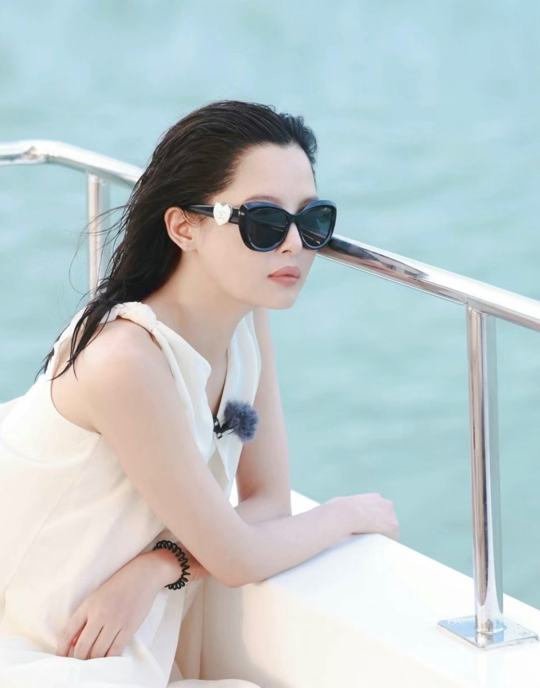5ce3fba17a43e3f52ffe480d85f53a28.jpg