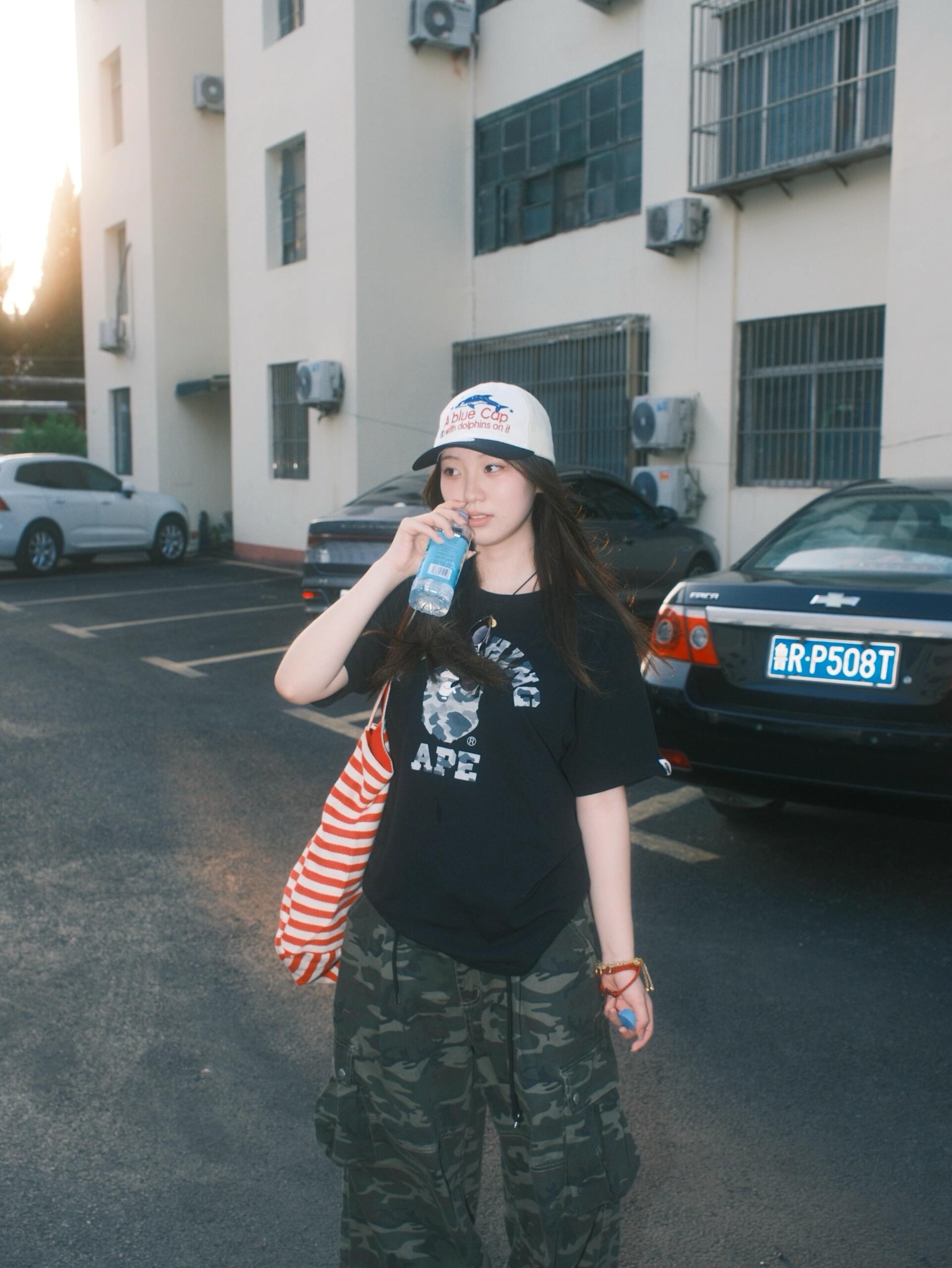 697d26eb09a30f6e8bf71b2c5347be6e.jpg