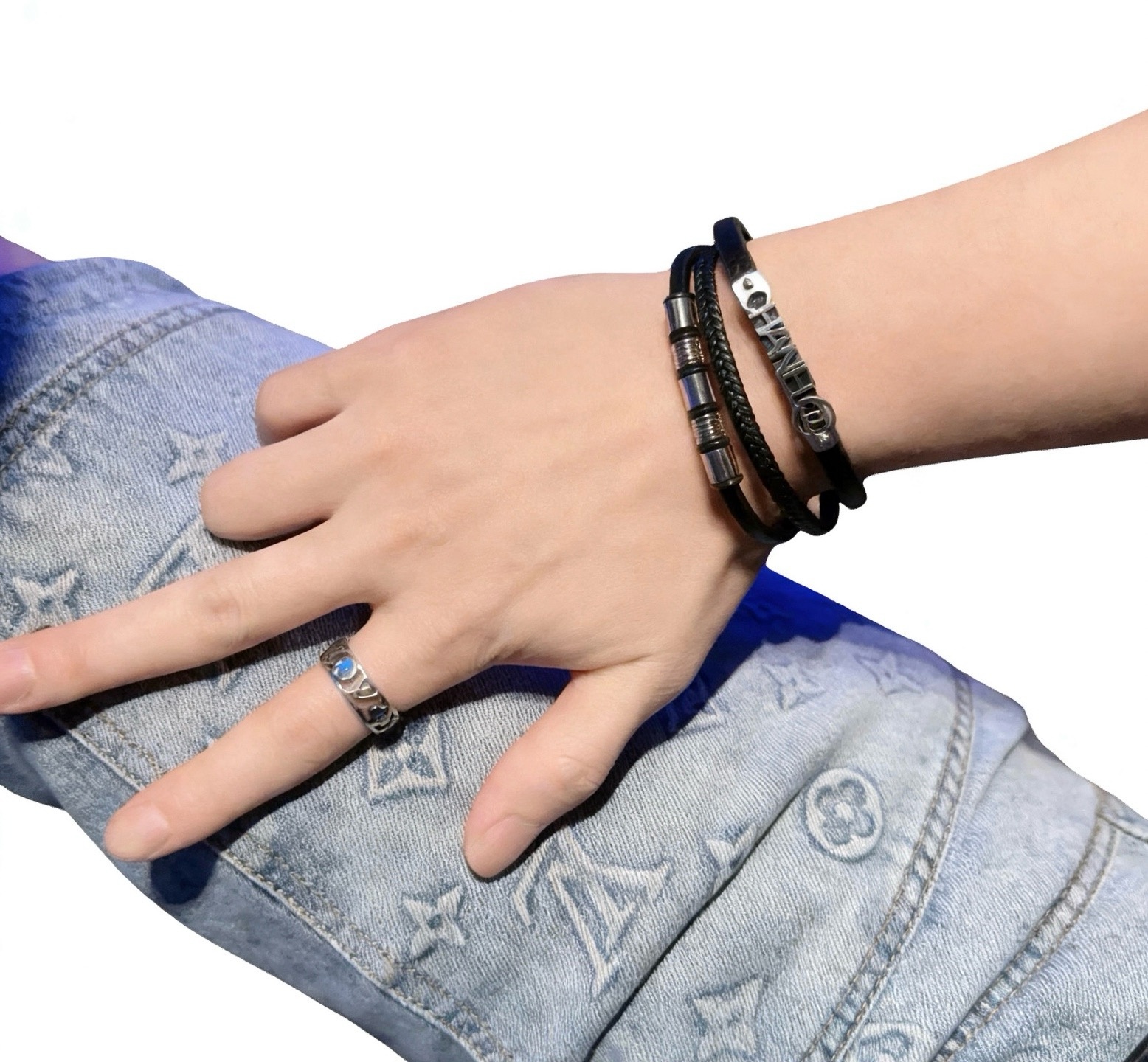 6c9a218380da567a2b3fee169386dad3.jpg