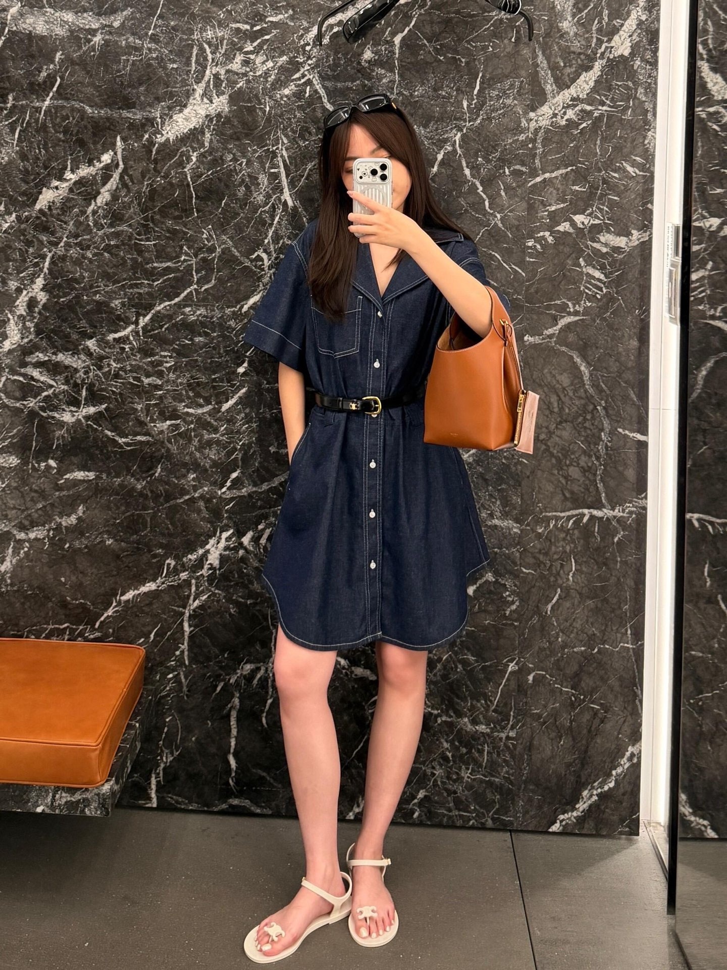 21f552be8b2842acef43c7a623859a6c.jpg