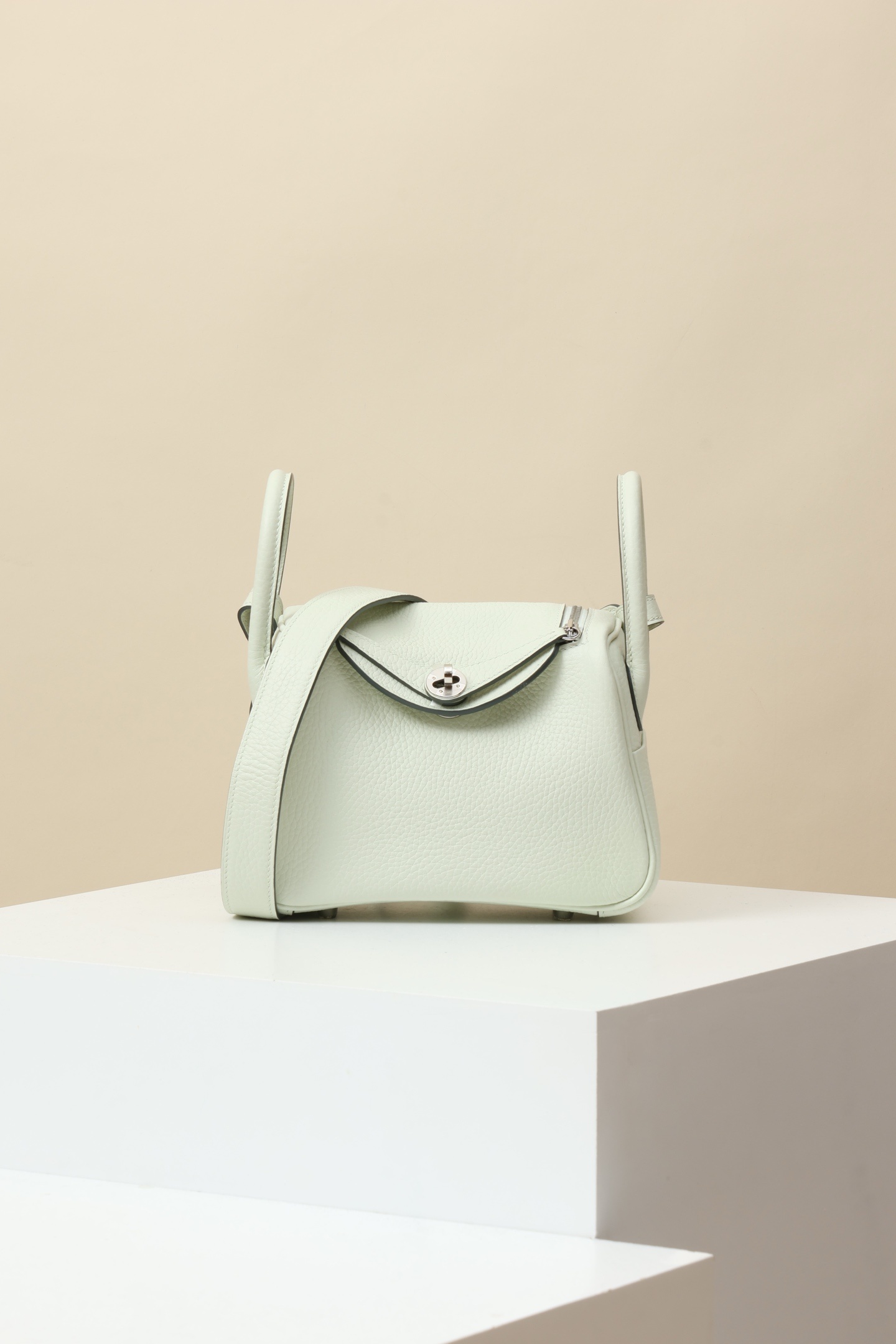 b0de3b333a833e9721b5df5b6bc7f6cd.jpg