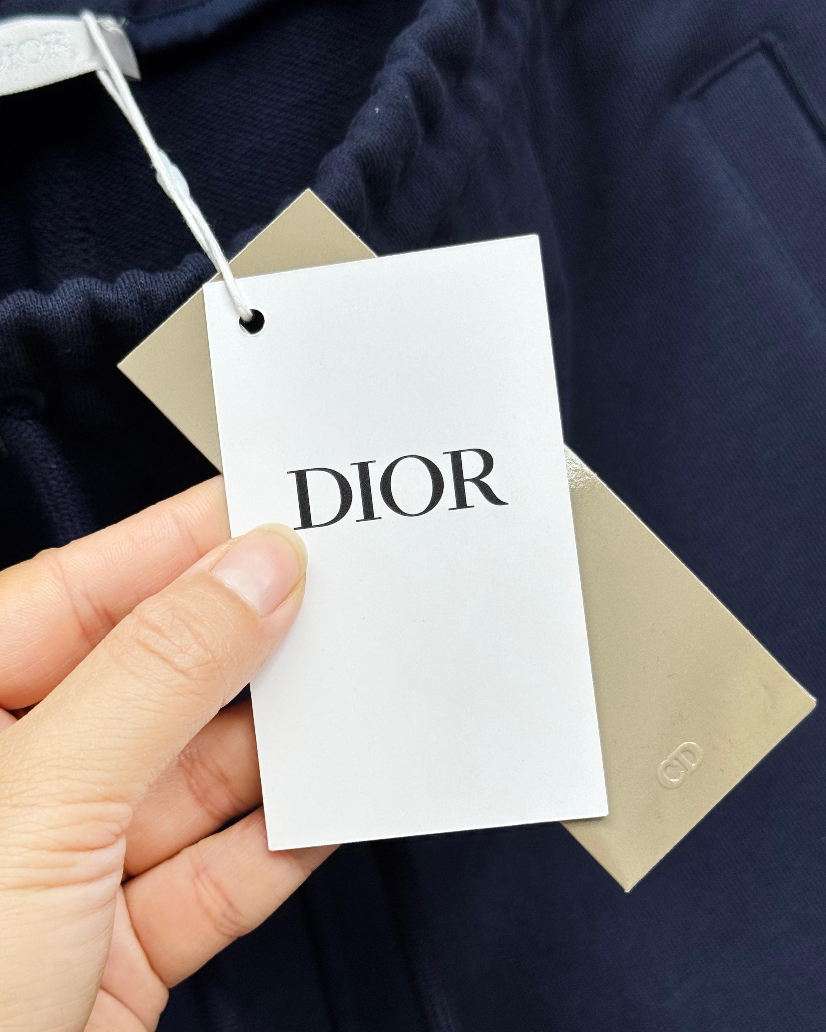 077d1c49ab2c418f4dd6e02d37f4cf66.jpg