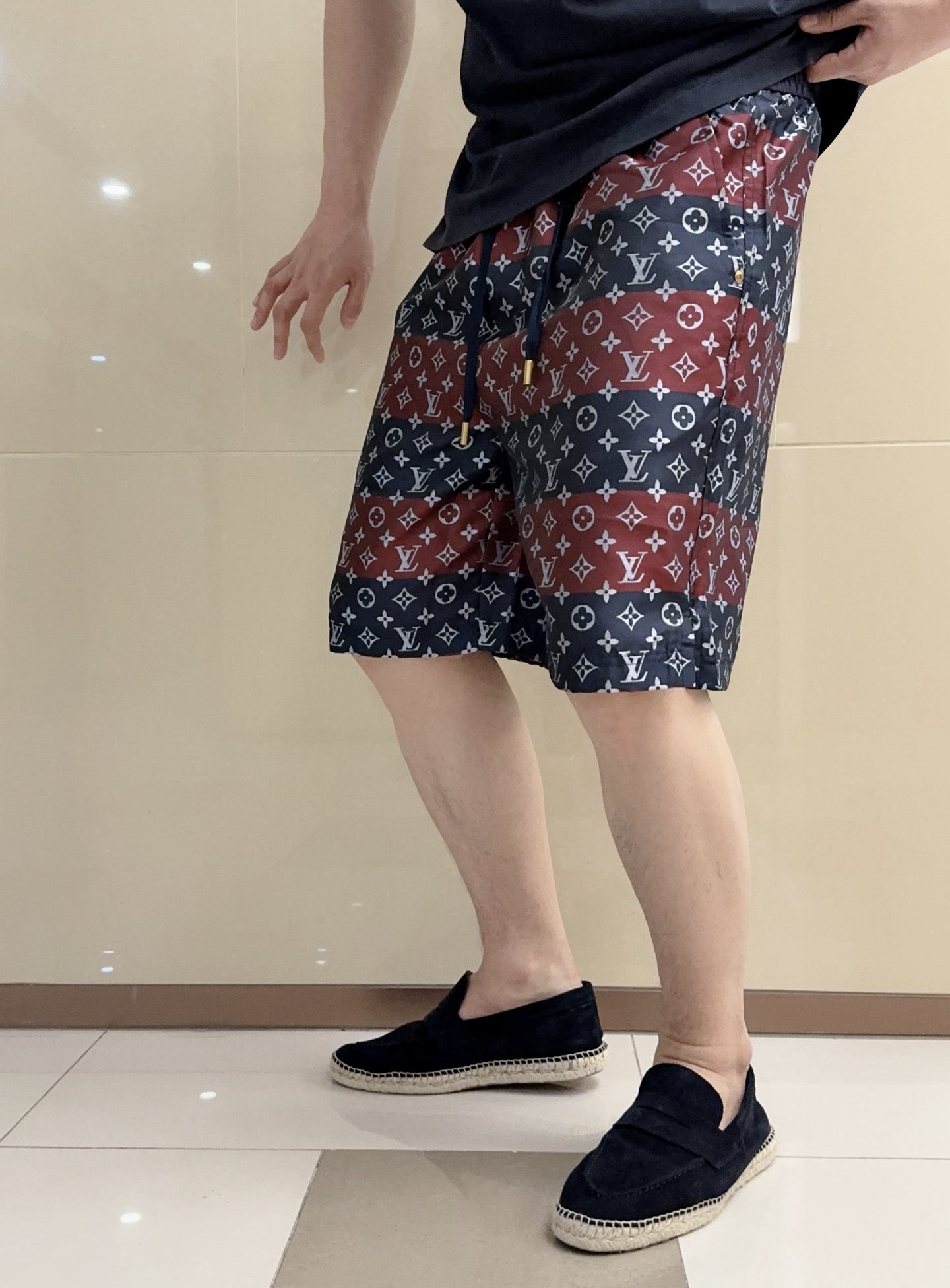 e9f520c9f2a88938ab18b214b030281a.jpg