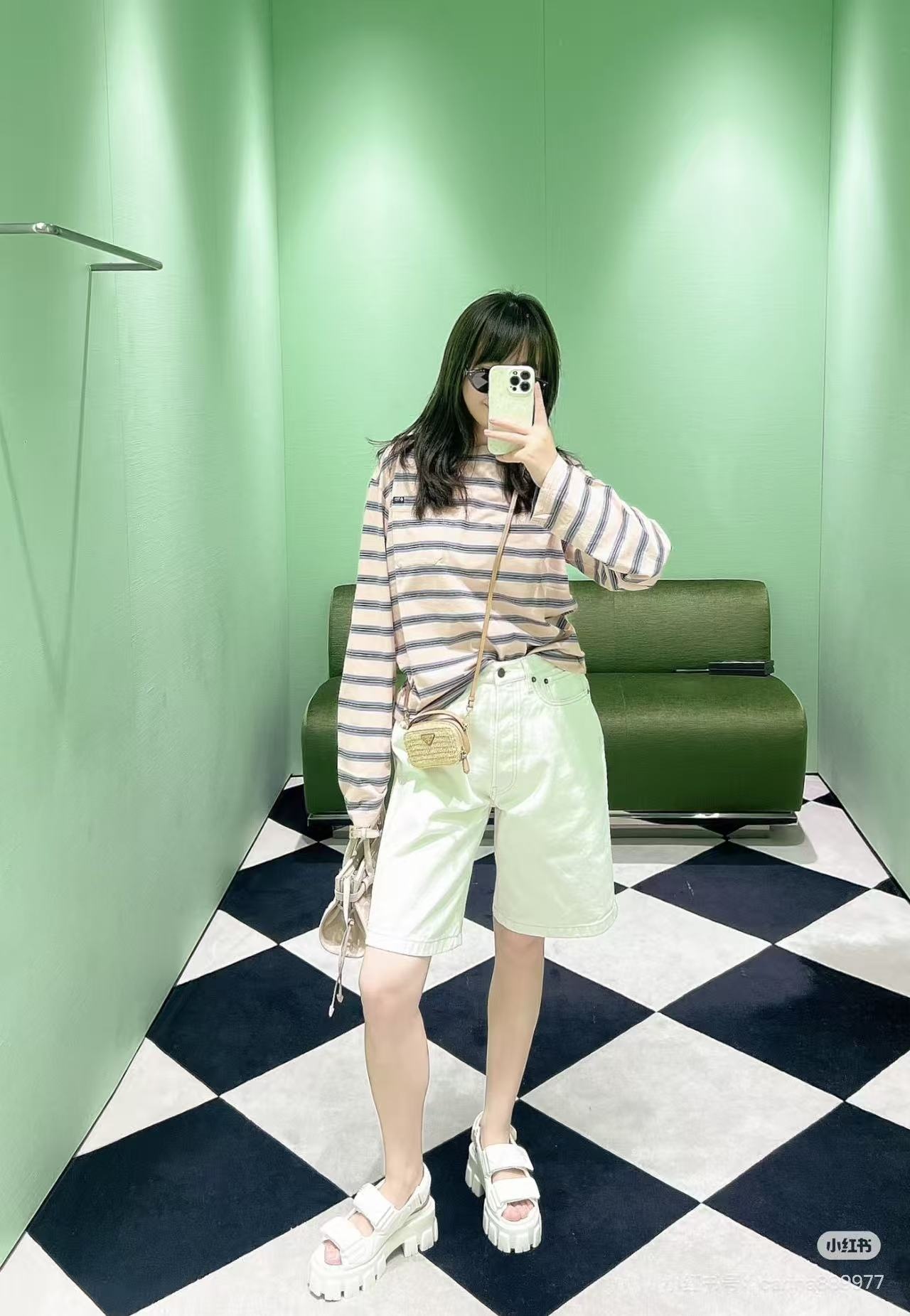 ed06ed69bebc4ce2f9d13cedc23b6400.jpg