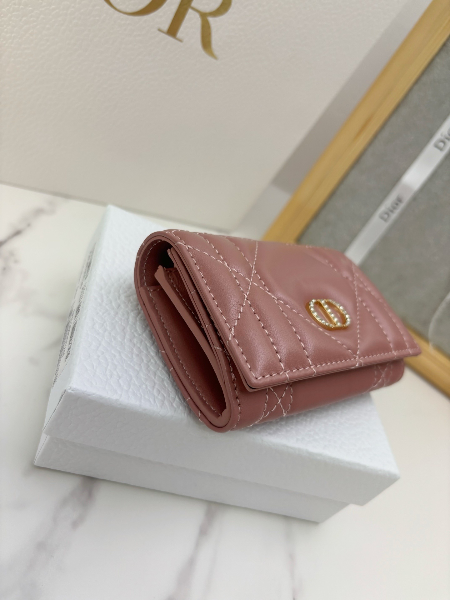 250d8e0ab360f2bbd1cea47057be4bc5.jpg